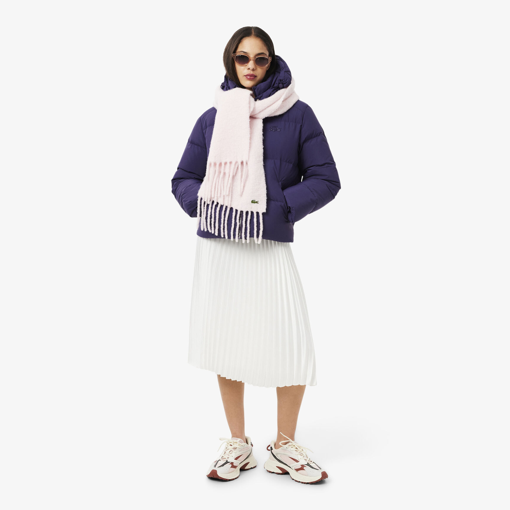 سترة مبطنة بغطاء للرأس بتصميم مريح سترة مبطنة بغطاء للرأس بتصميم مريح