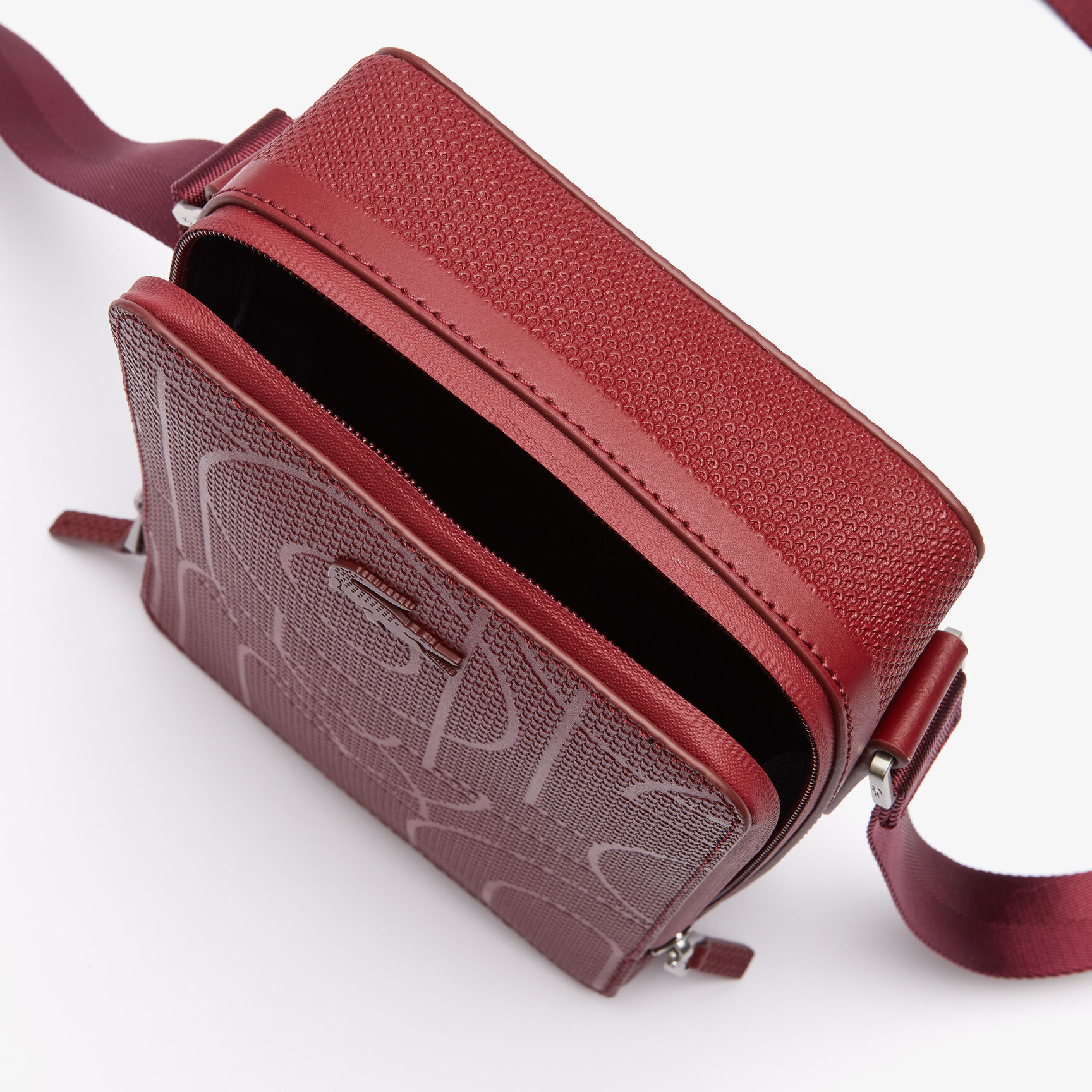 حقيبة كروس للرجال من Chantaco Graphic Piqu&eacute; جلد بسحّاب عمودي