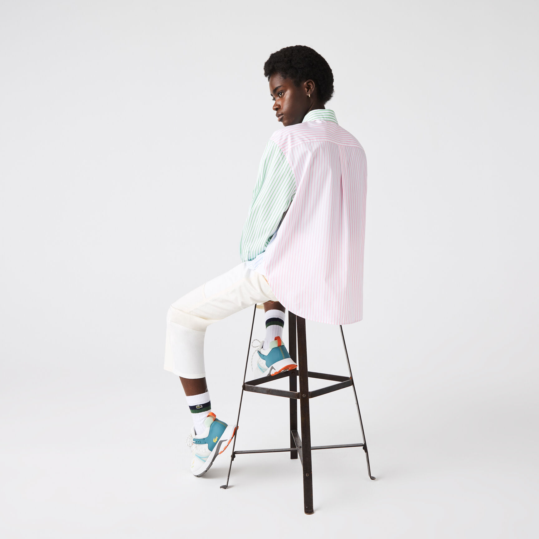 قميص قطن مخطط مقسم لأجزاء بتطريز مضارب تنس للنساء قميص قطن مخطط مقسم لأجزاء بتطريز مضارب تنس للنساء