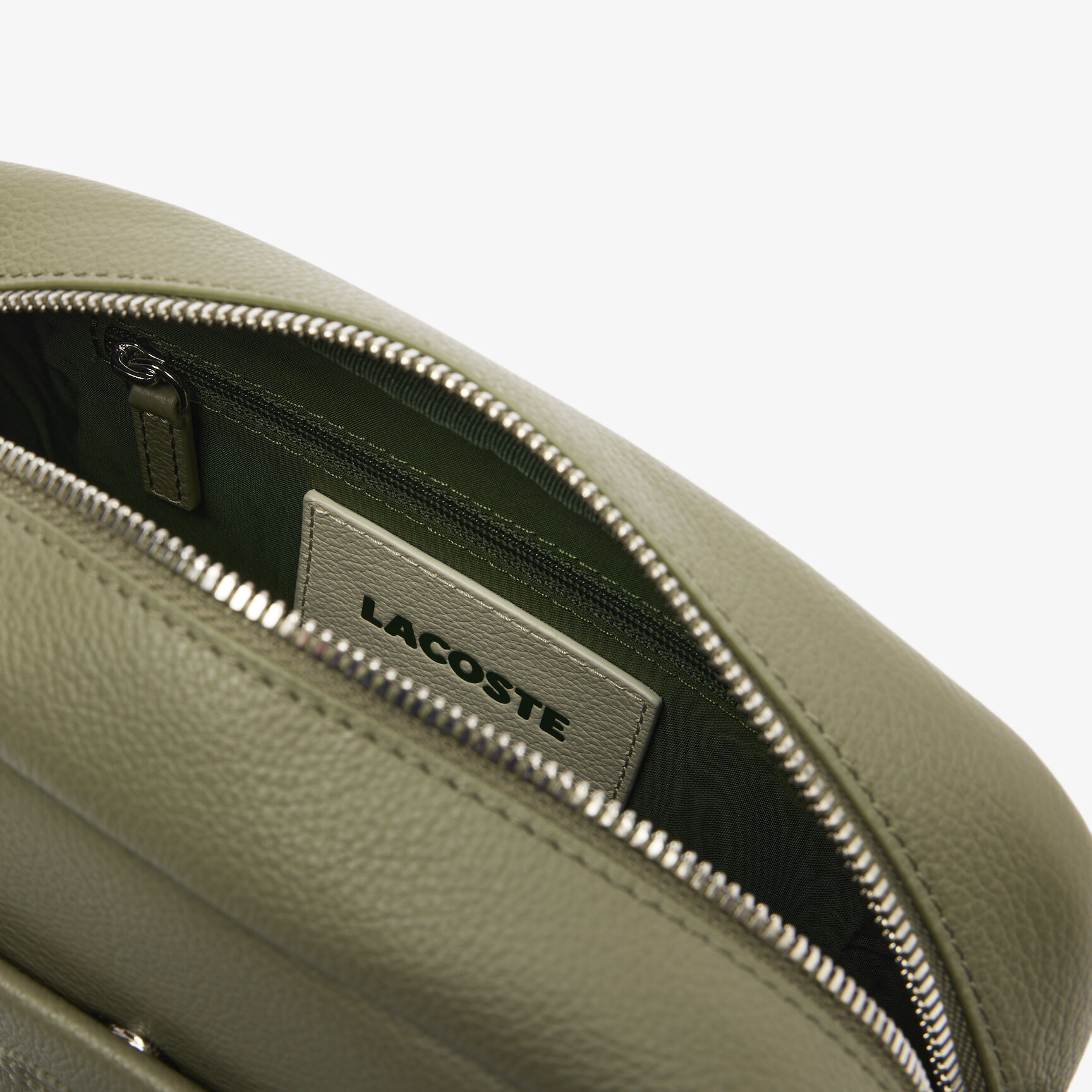 حقيبة كتف سيتي كورت من الجلد المحبب حقيبة كتف سيتي كورت من الجلد المحبب