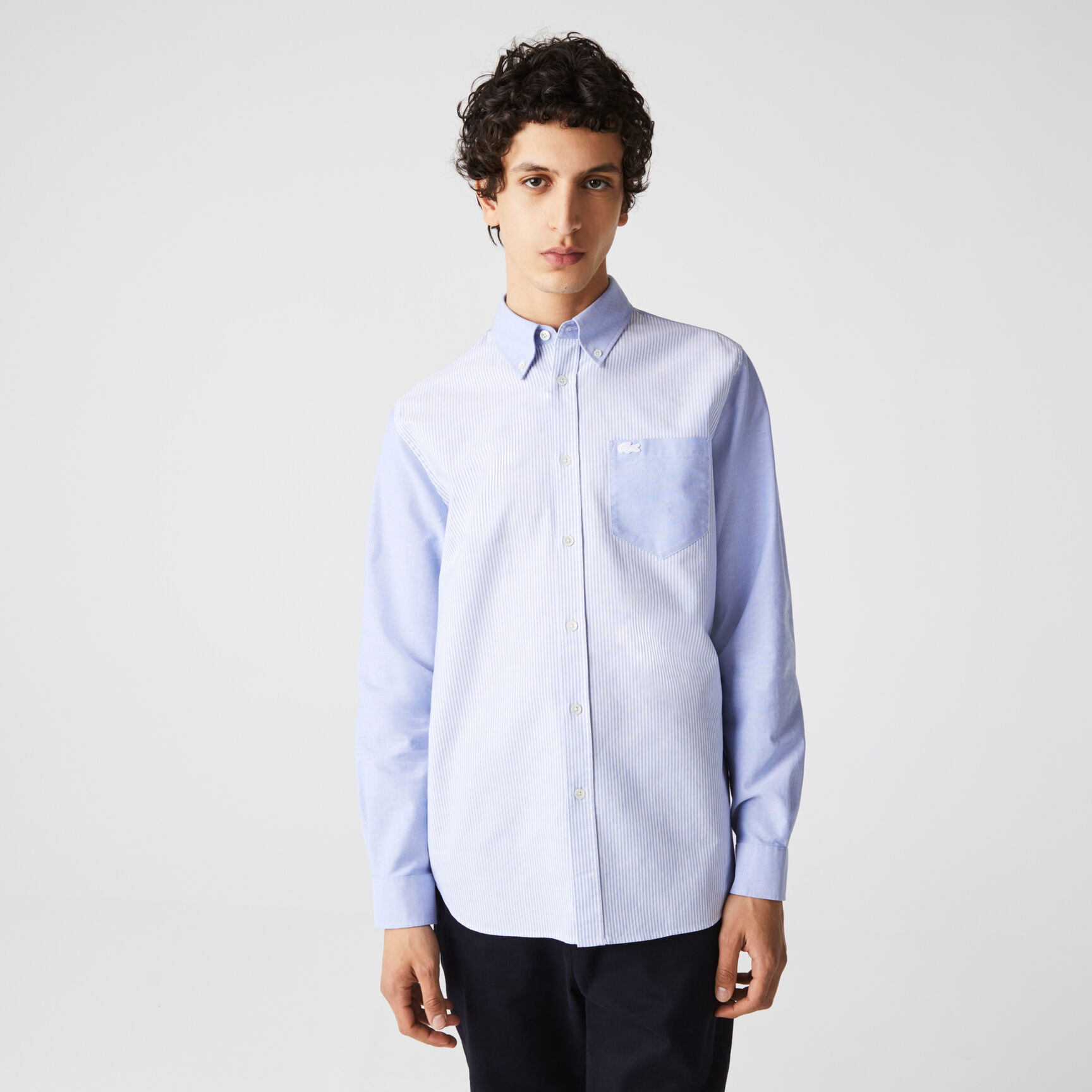 قميص رجالي من قطن أكسفورد مقلم بقصة عادية