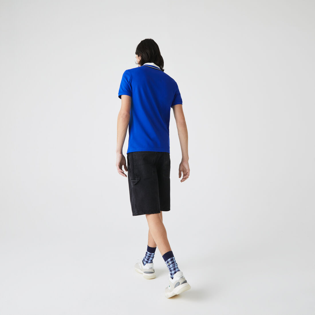 قميص بولو من بيكيه القطن للرجال بياقة مقلمة وقصة ضيقة قميص بولو من بيكيه القطن للرجال بياقة مقلمة وقصة ضيقة