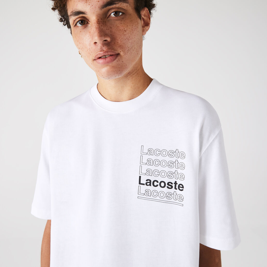تيشيرت رجالي من القطن مطبوع بقصة فضفاضة من مجموعة Lacoste L!VE تيشيرت رجالي من القطن مطبوع بقصة فضفاضة من مجموعة Lacoste L!VE