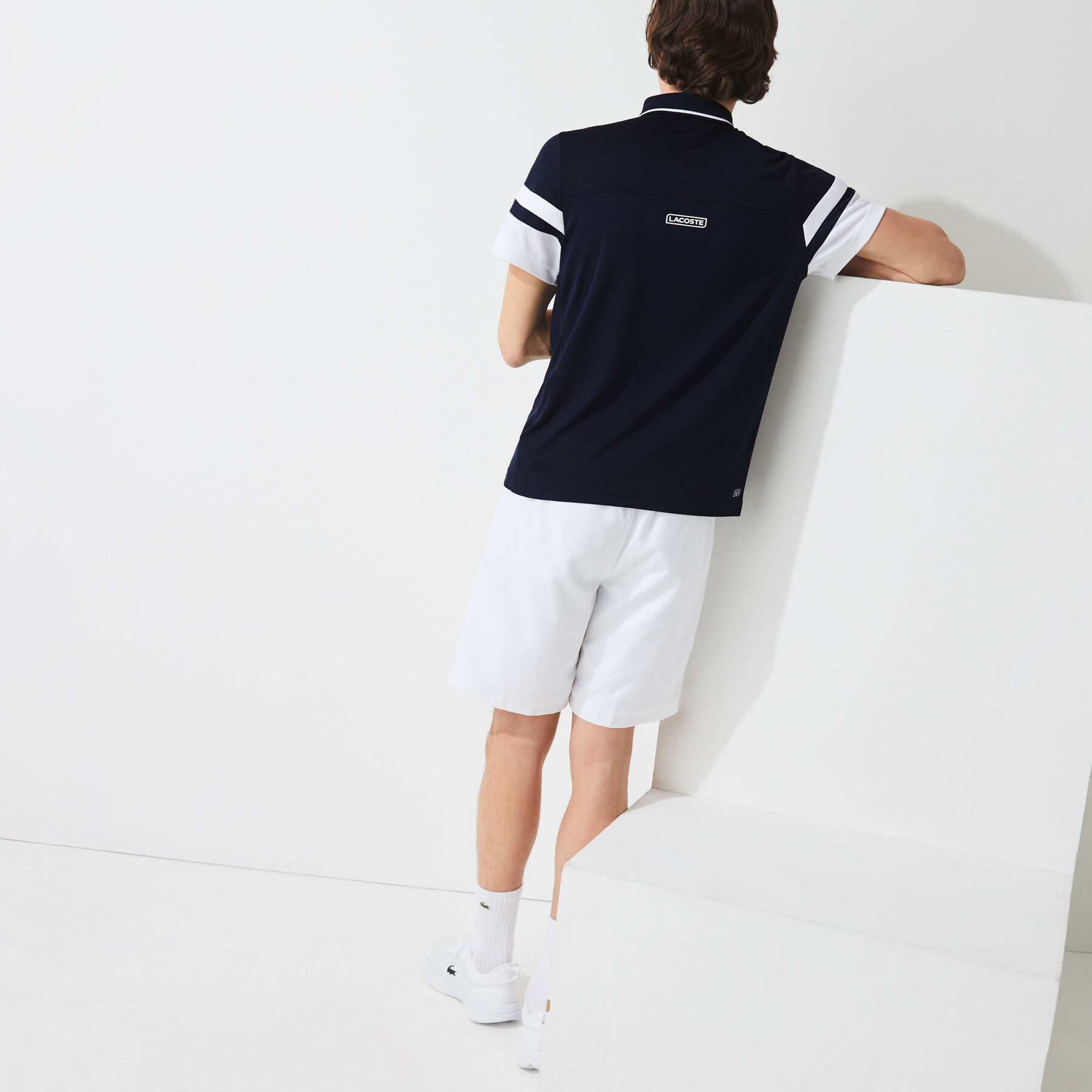 لاكوست قميص بولو للتنس من البيكيه المسامي للرجال مع أكمام مقلمة مجموعة lacoste sport