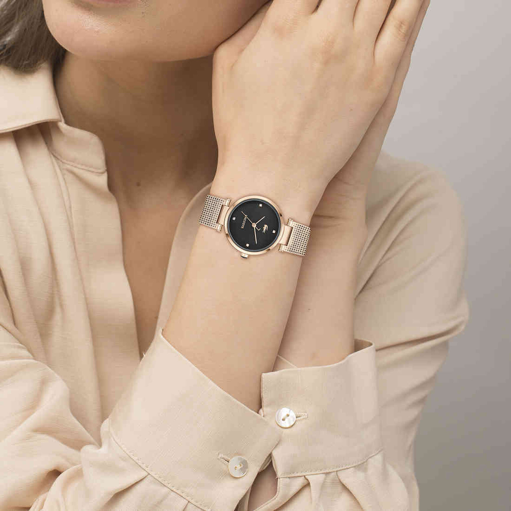 ساعة معدنية نسائية ساعة معدنية نسائية