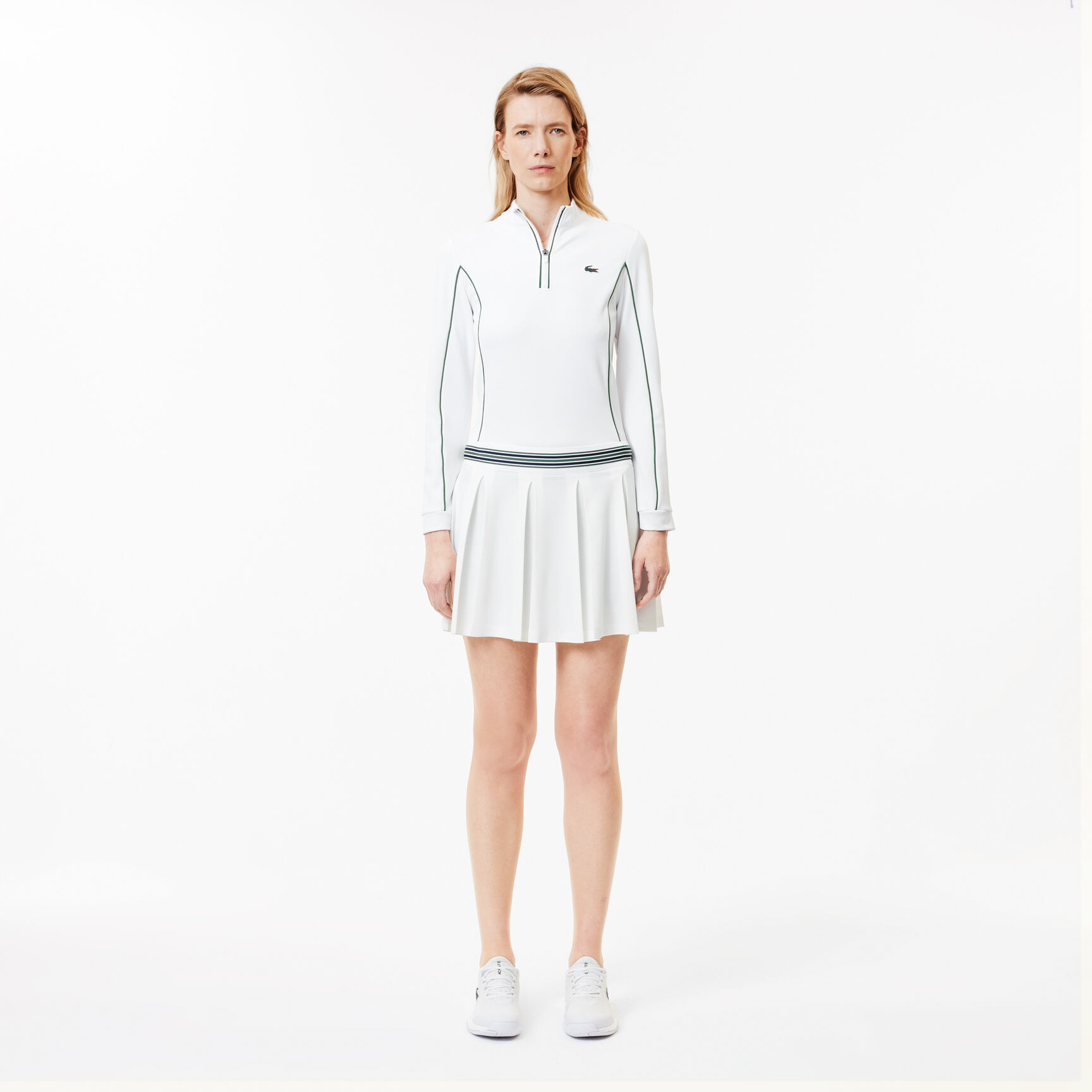 تنورة رياضية بيكيه مع بطانة تنورة رياضية بيكيه مع بطانة