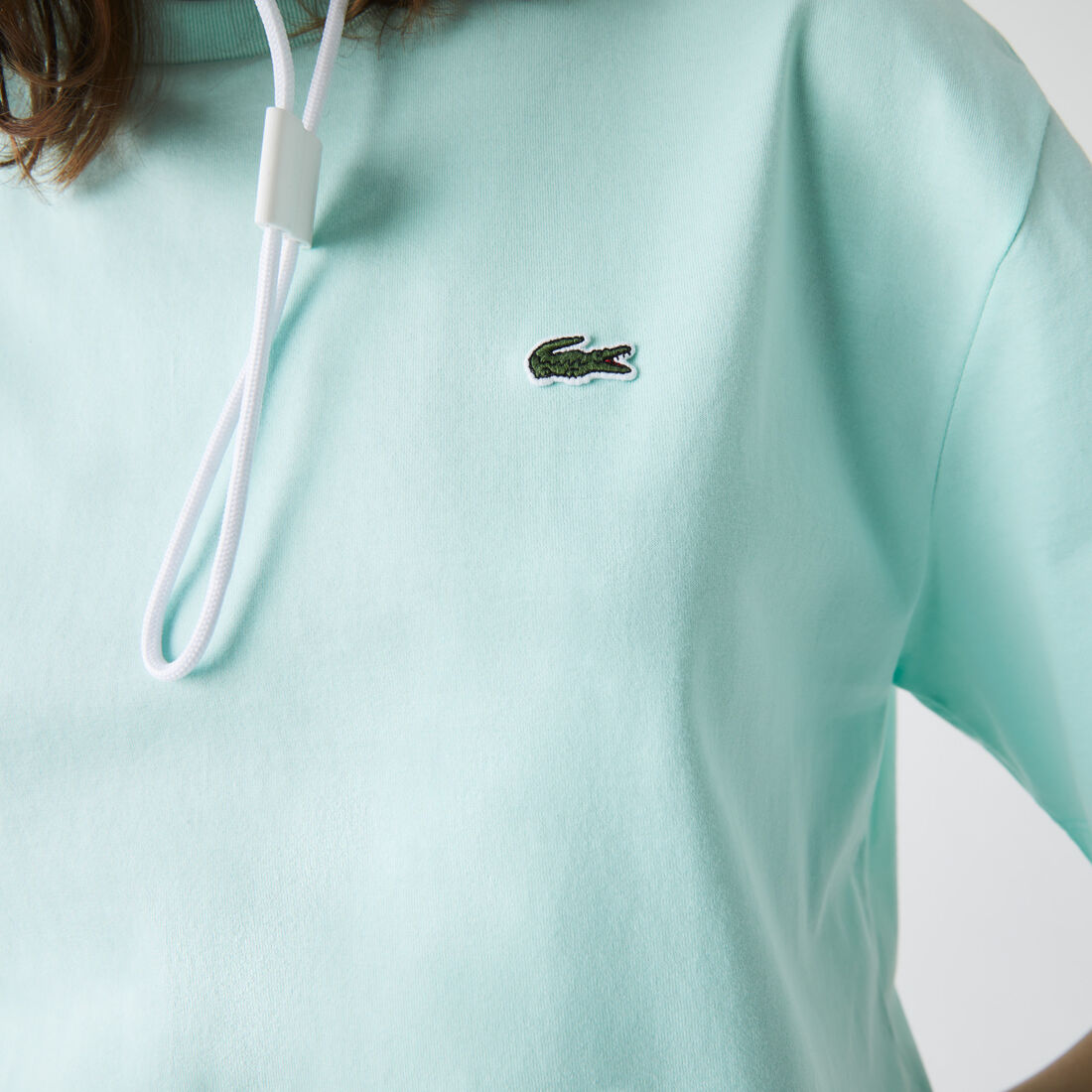 تي شيرت قطن بقصّة فضفاضة وفتحة رقبة على شكل حرف V للنساء تي شيرت قطن بقصّة فضفاضة وفتحة رقبة على شكل حرف V للنساء