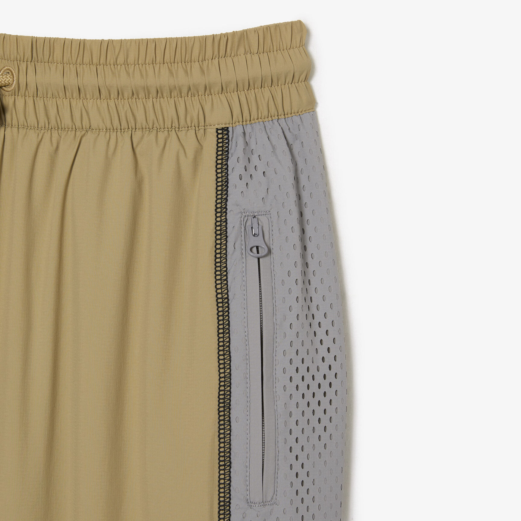 بناطيل رياضي لاكوست بثقوب للنساء