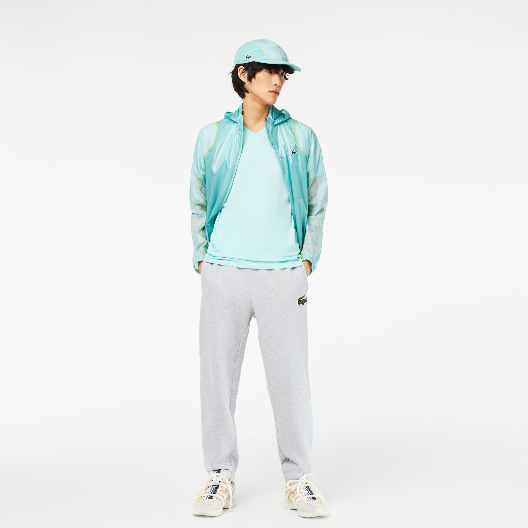 تي شيرت خفيف الوزن من القطن بيما برقبة على شكل حرف V تي شيرت خفيف الوزن من القطن بيما برقبة على شكل حرف V