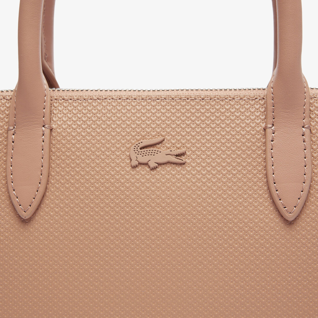 حقيبة شانتاكو بوغاتي صغيرة من جلد بيكيه حقيبة شانتاكو بوغاتي صغيرة من جلد بيكيه