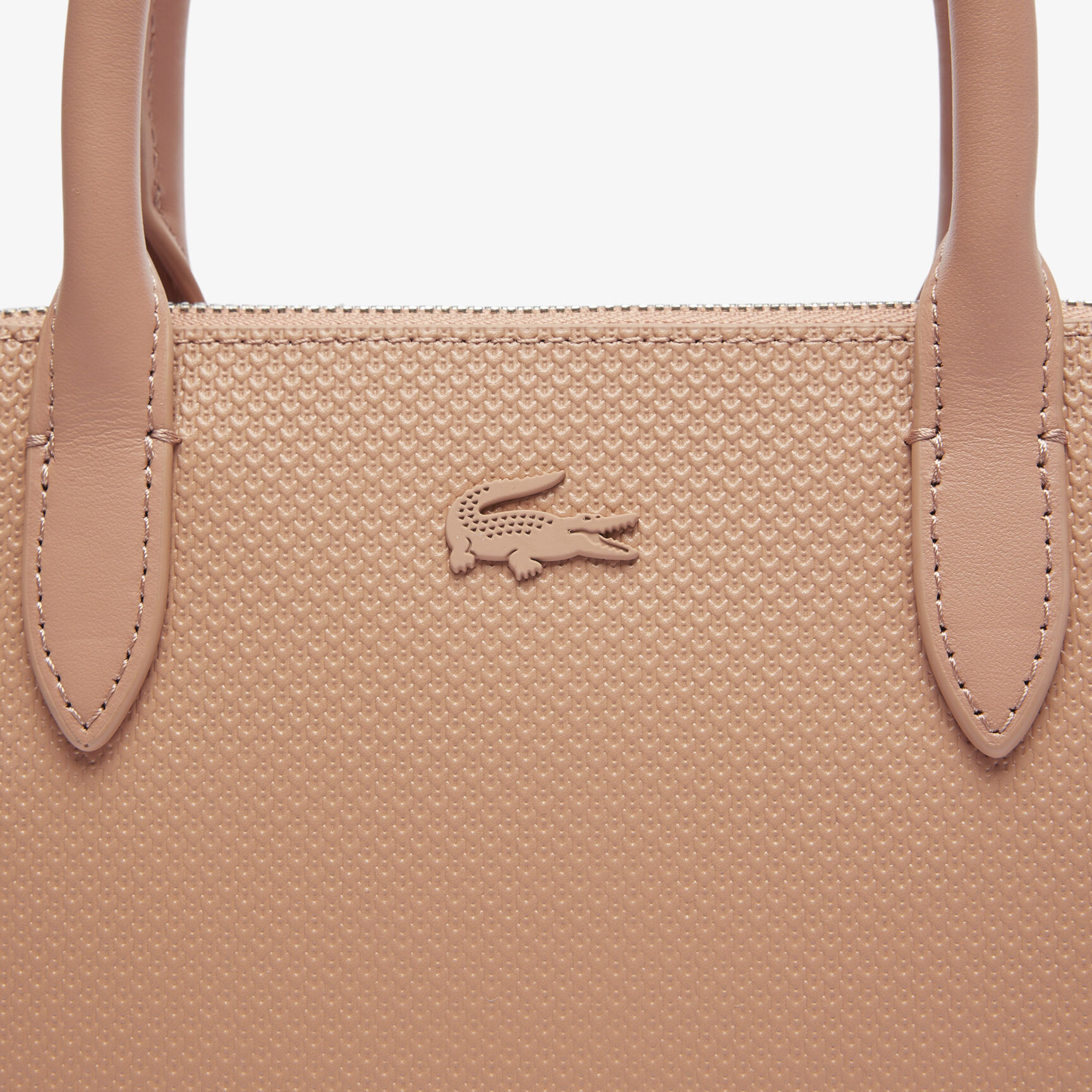 حقيبة شانتاكو بوغاتي صغيرة من جلد بيكيه حقيبة شانتاكو بوغاتي صغيرة من جلد بيكيه