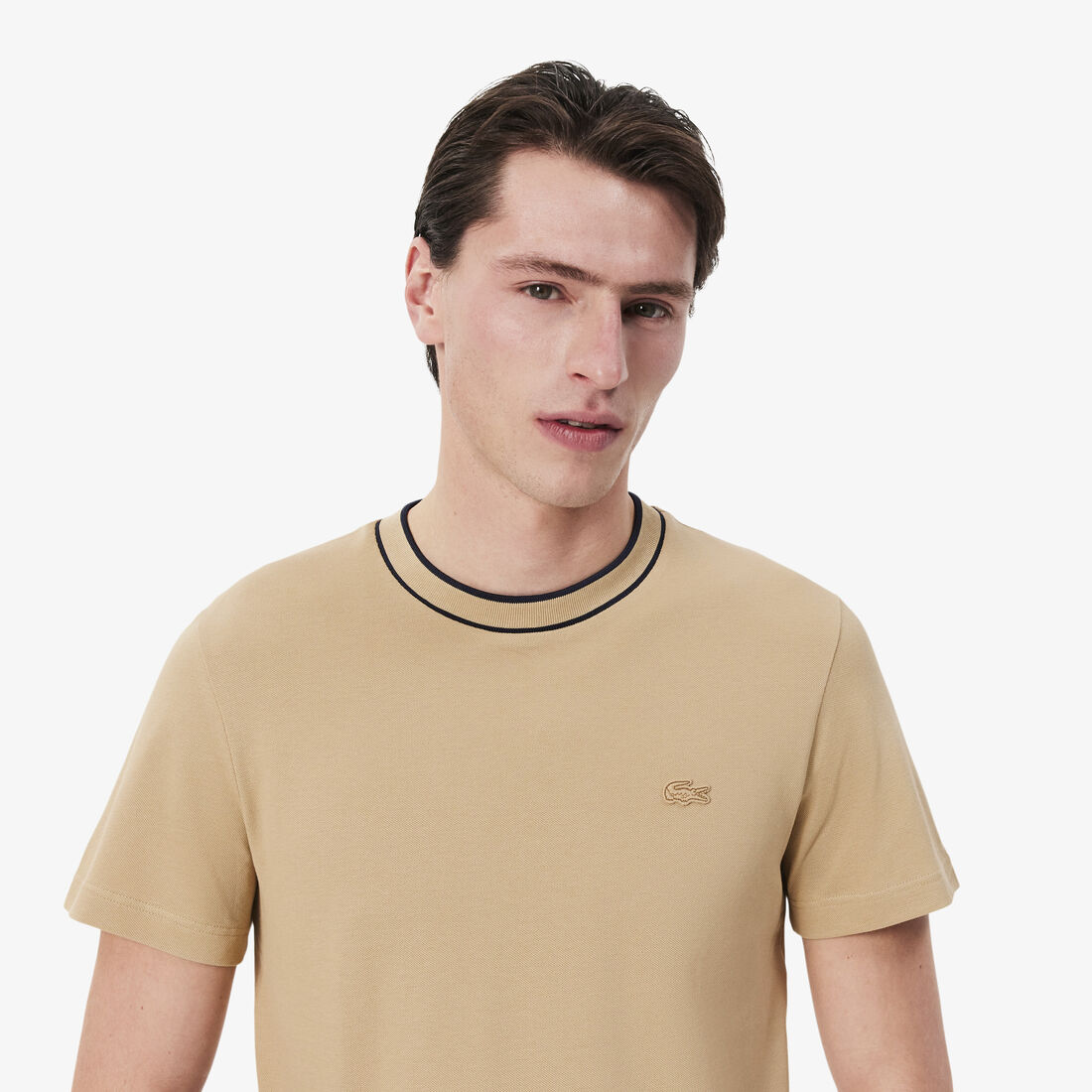 تي شيرت بياقة مخططة من بيكيه تي شيرت بياقة مخططة من بيكيه