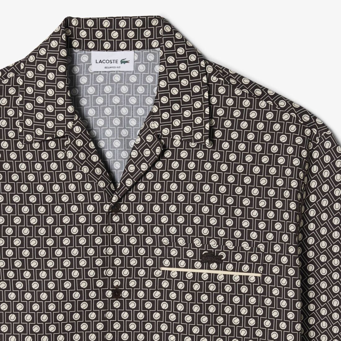 قميص قصير الأكمام بقصة مريحة قميص قصير الأكمام بقصة مريحة