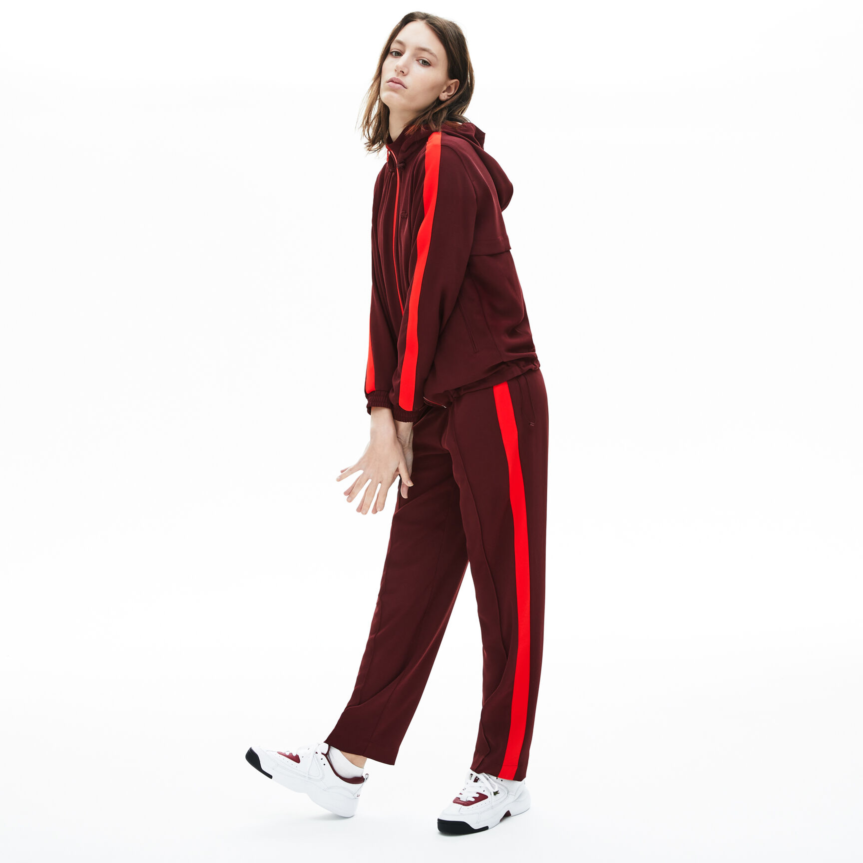 قميص ثقيل مزود بغطاء للرأس وسحاب للسيدات