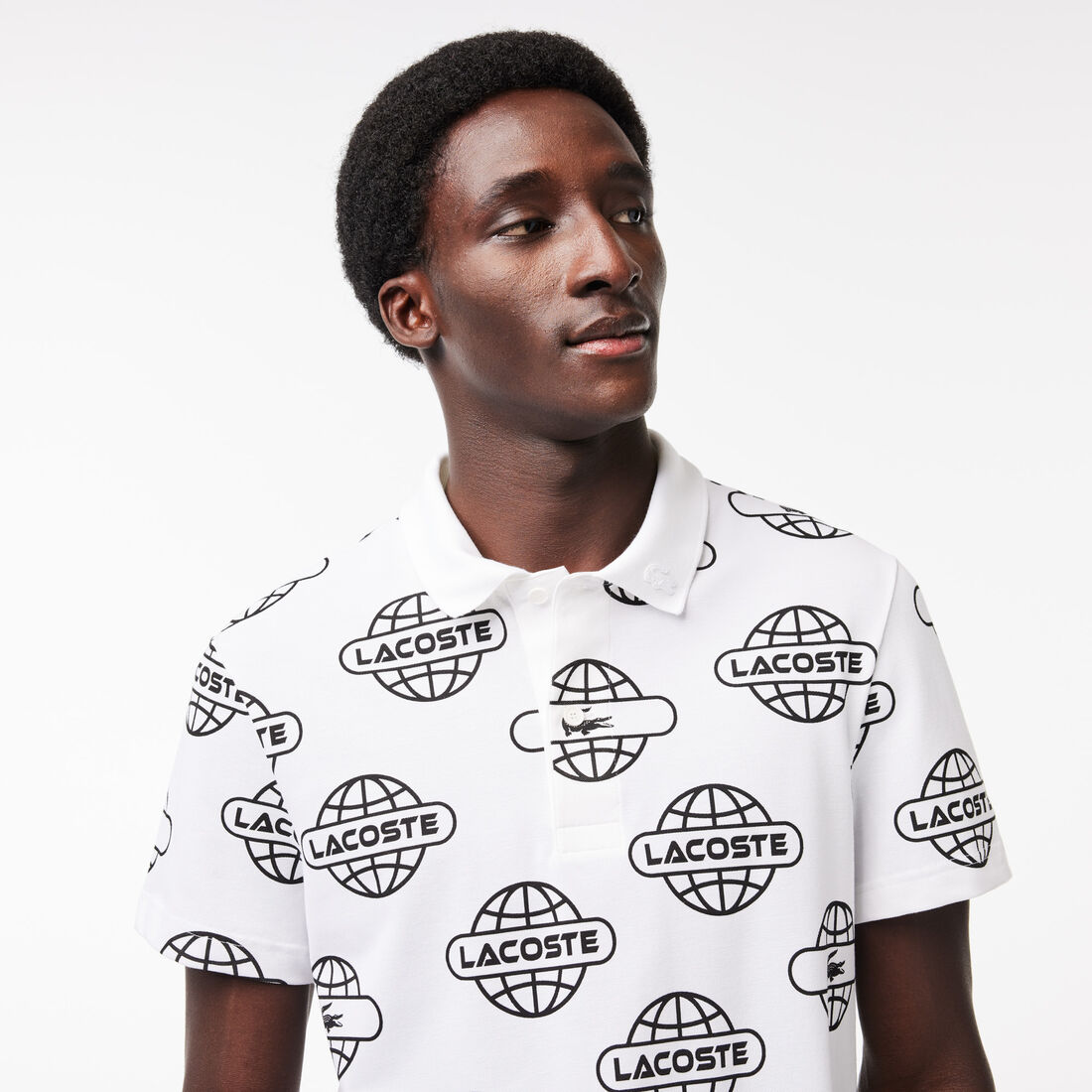 تي شيرت بولو بيكيه معالج بقصّة ضيقة من مجموعة لاكوست موفمنت تي شيرت بولو بيكيه معالج بقصّة ضيقة من مجموعة لاكوست موفمنت