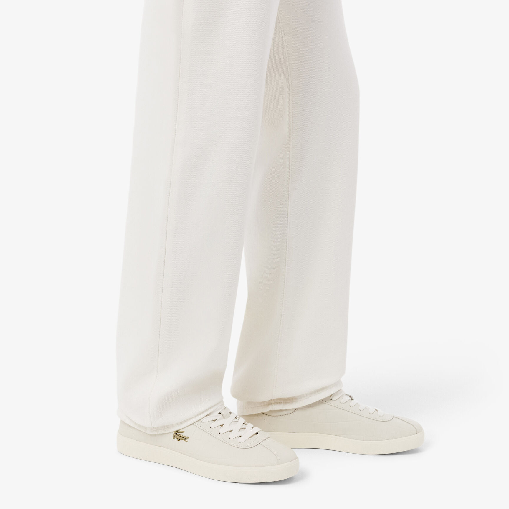 حذاء رياضي رجالي من الجلد من ماركة بيسشوت