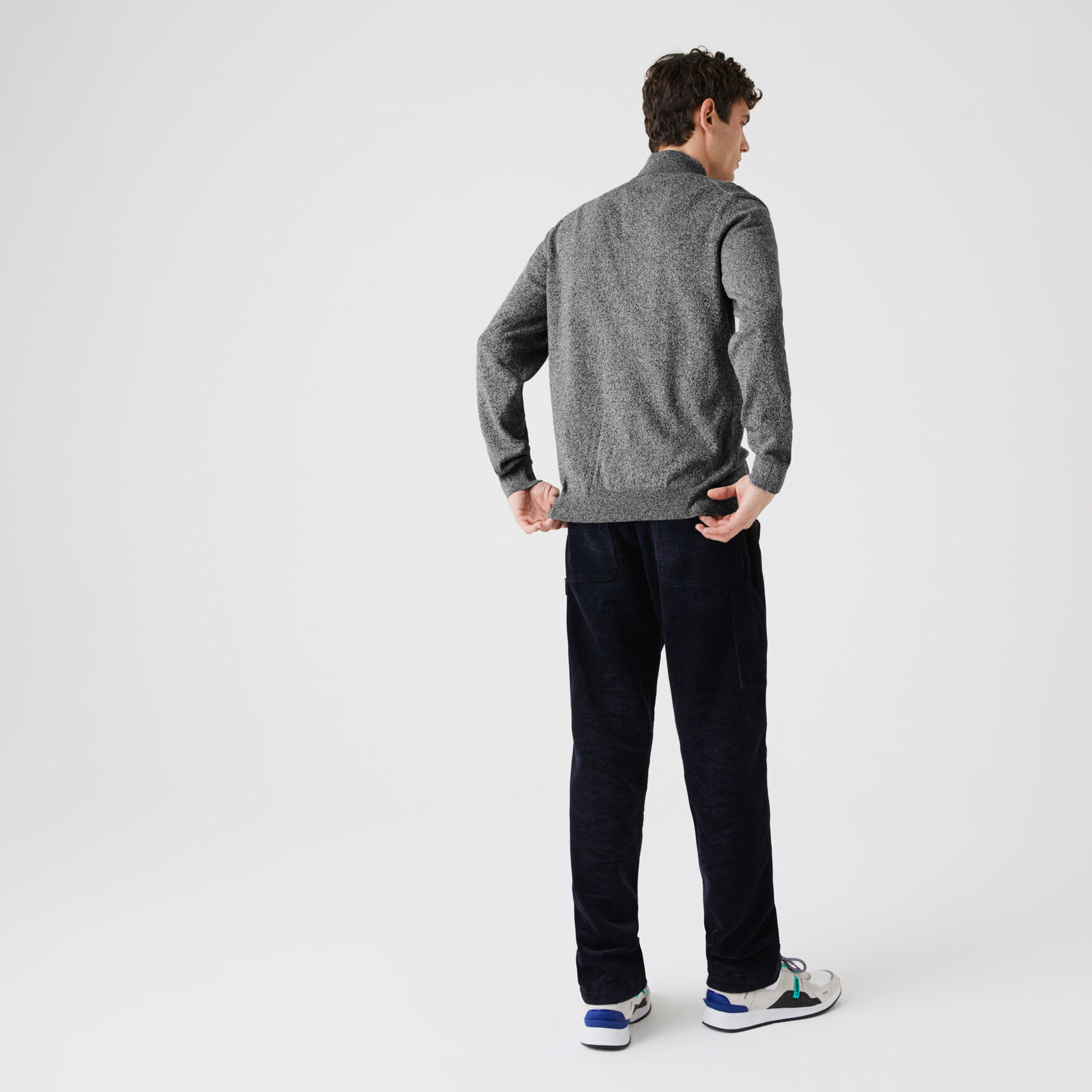 سترة قطنية بسحاب وياقة عالية