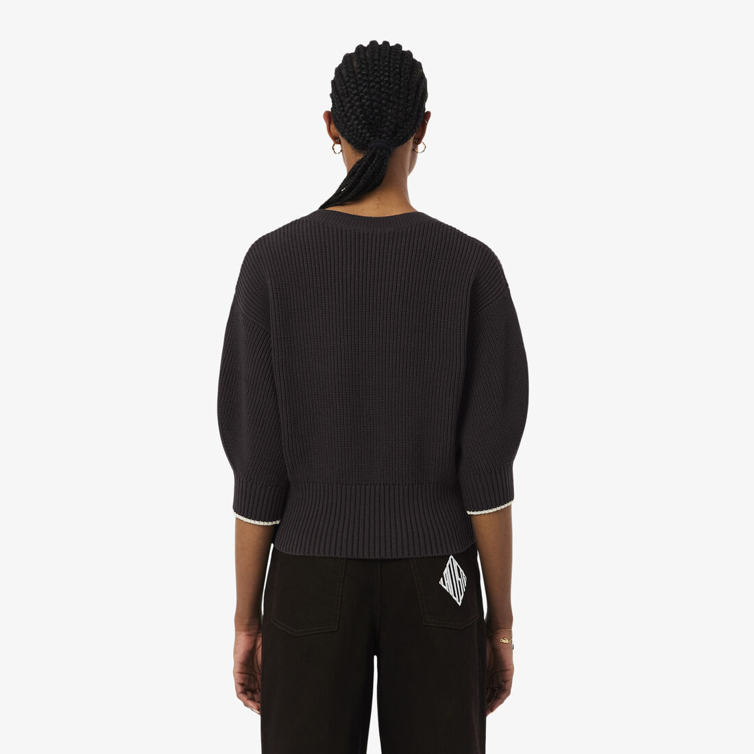 سترة قطنية برقبة دائرية سترة قطنية برقبة دائرية