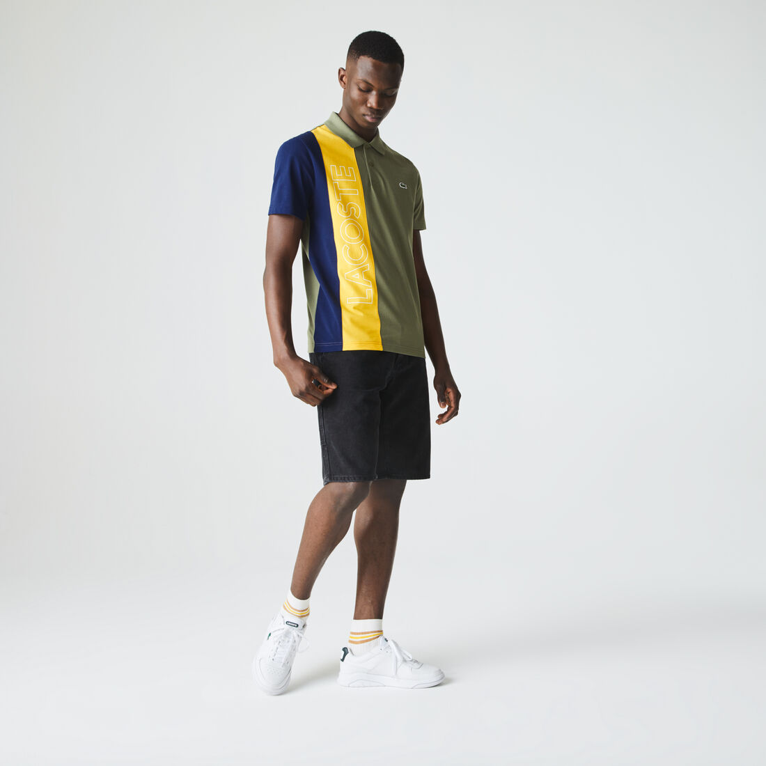 قميص بولو للرجال قصة عادية بكتل لونية من نسيج محبوك فائق الخفة قميص بولو للرجال قصة عادية بكتل لونية من نسيج محبوك فائق الخفة