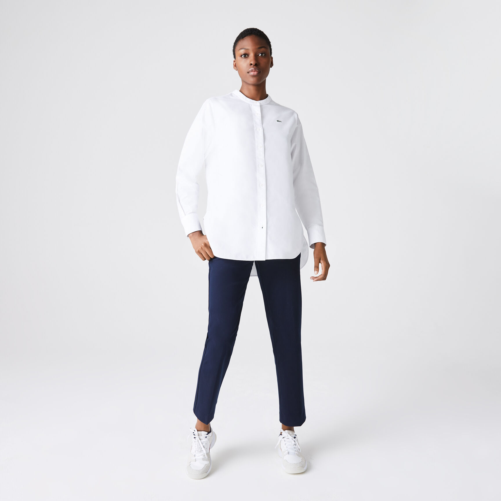 قميص قطن أكسفورد للنساء بقصة عادية وياقة ماندرين