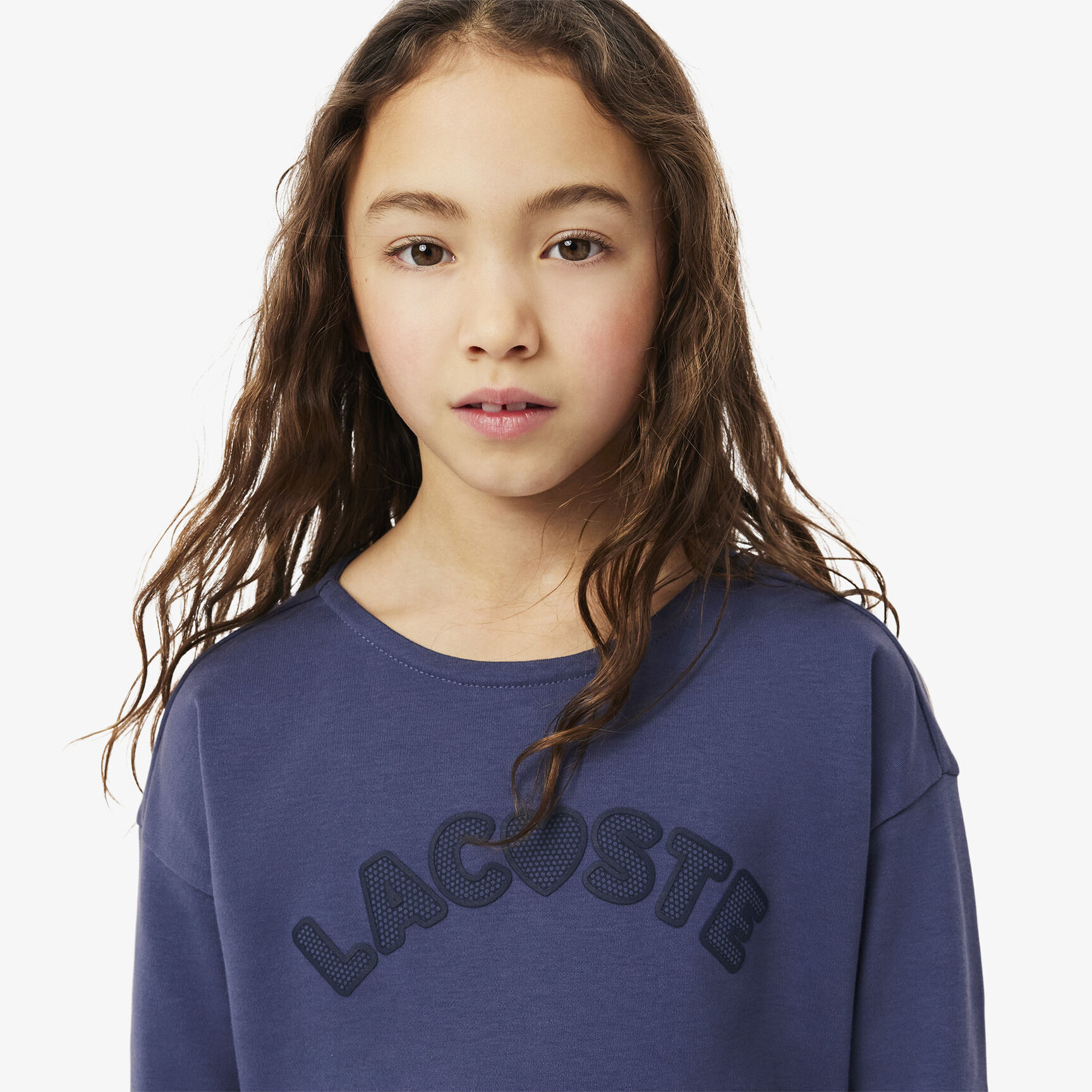 تي شيرت قطني بأكمام طويلة وبشعار الماركة