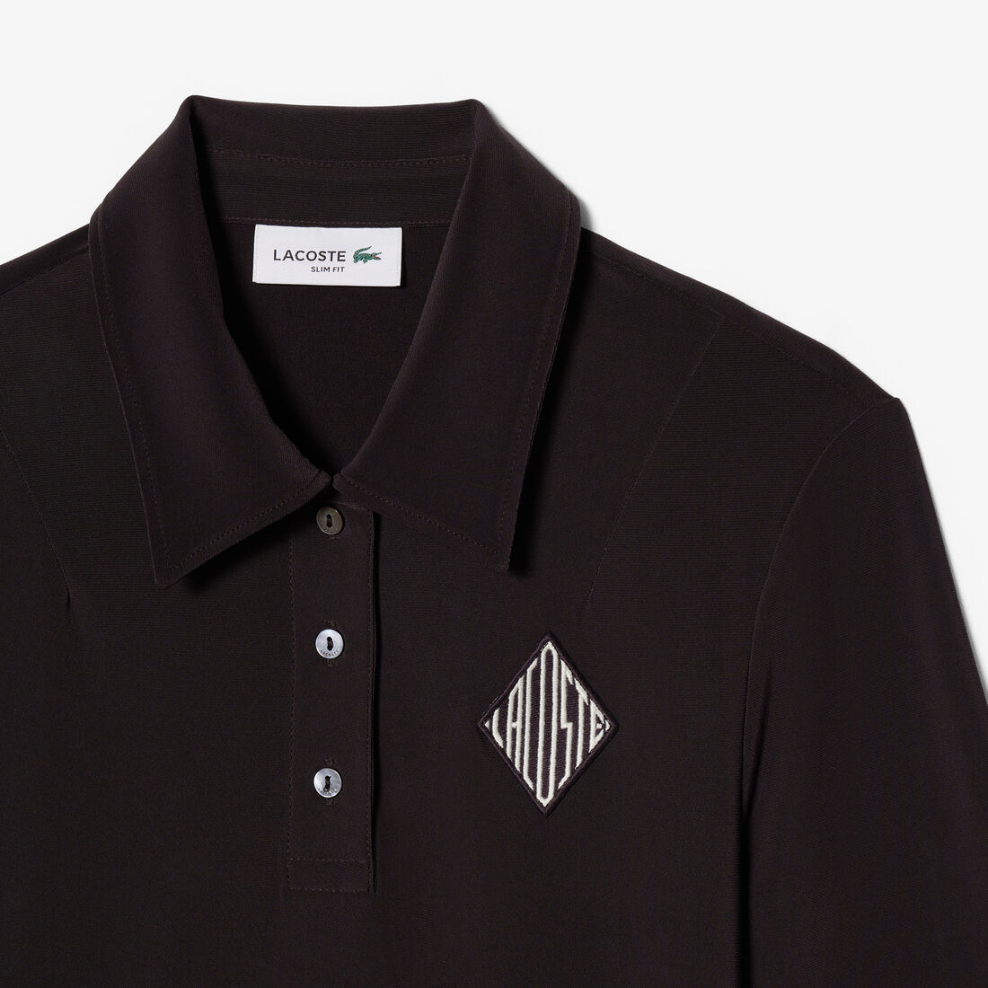 قميص بولو مطرز بقصة ضيقة قميص بولو مطرز بقصة ضيقة