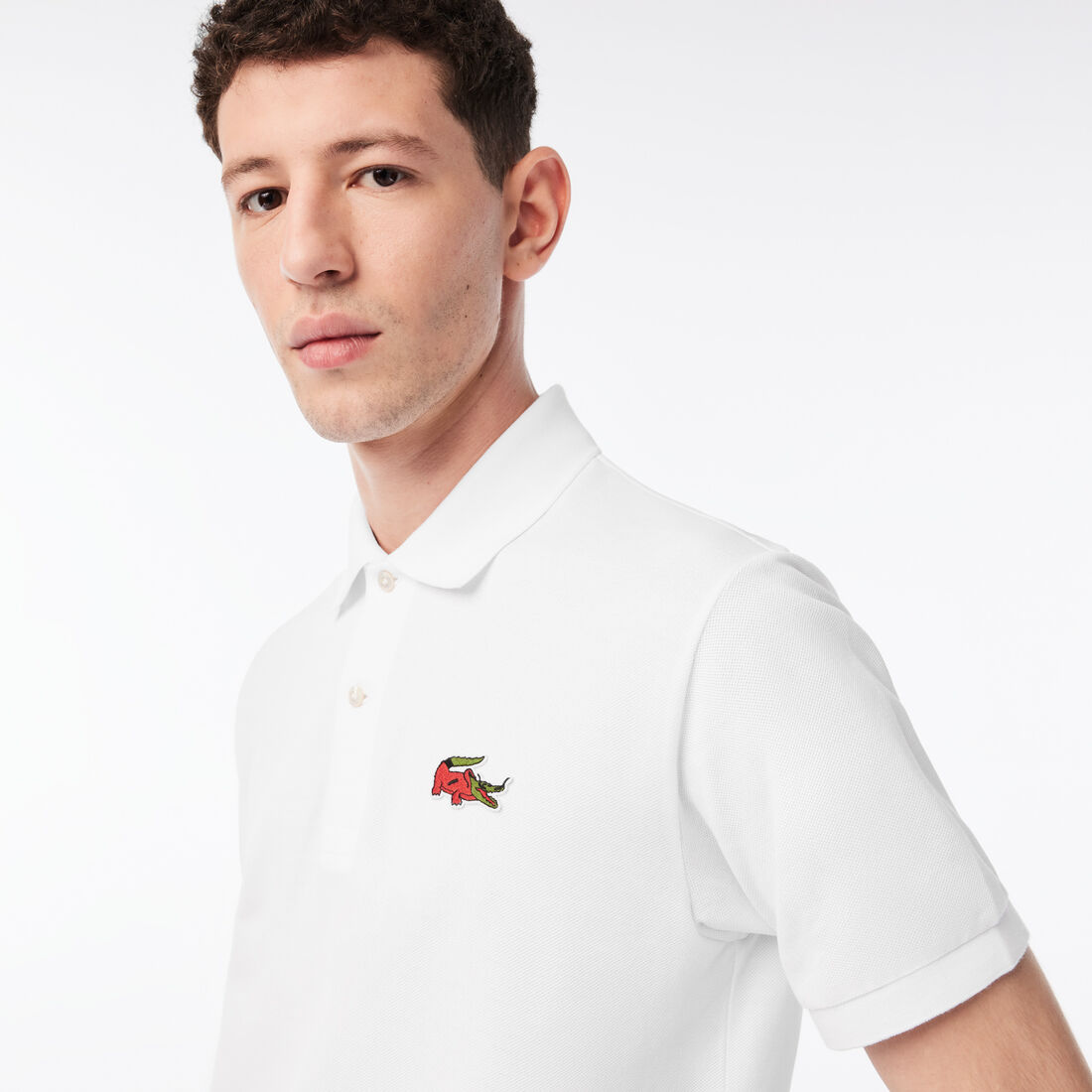 تيشيرت بولو قطن عضوي للرجال مجموعة Lacoste x Netflix تيشيرت بولو قطن عضوي للرجال مجموعة Lacoste x Netflix