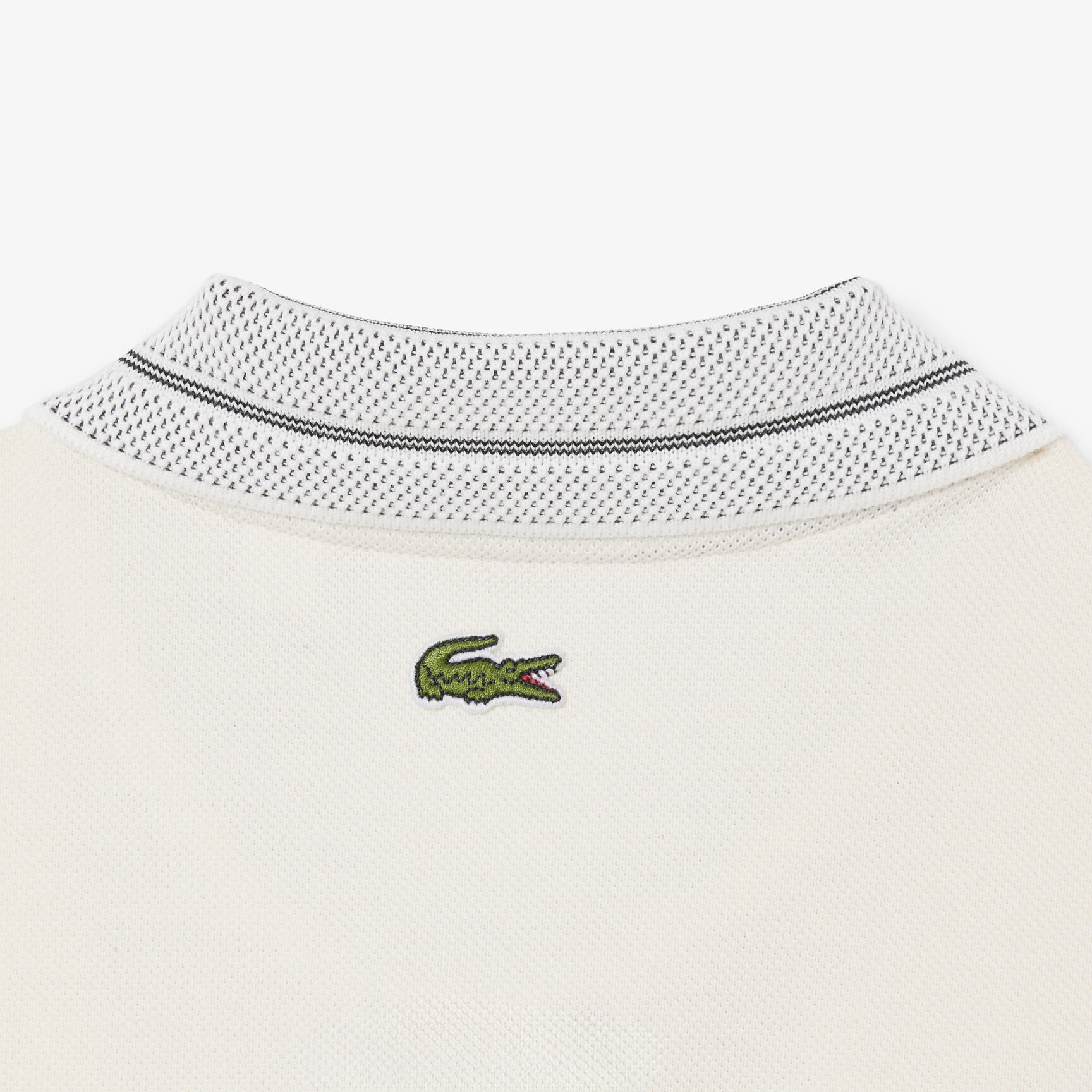 قميص بولو كلاسيكي بشعار الماركة فرنسي الصنع قميص بولو كلاسيكي بشعار الماركة فرنسي الصنع