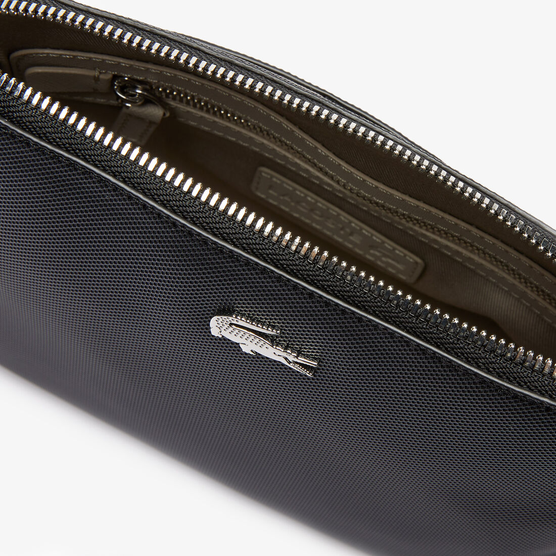 حقيبة كتف بسحاب من قماش البيكيه المغلف بالبلاستيك مجموعة Daily Classic للنساء حقيبة كتف بسحاب من قماش البيكيه المغلف بالبلاستيك مجموعة Daily Classic للنساء