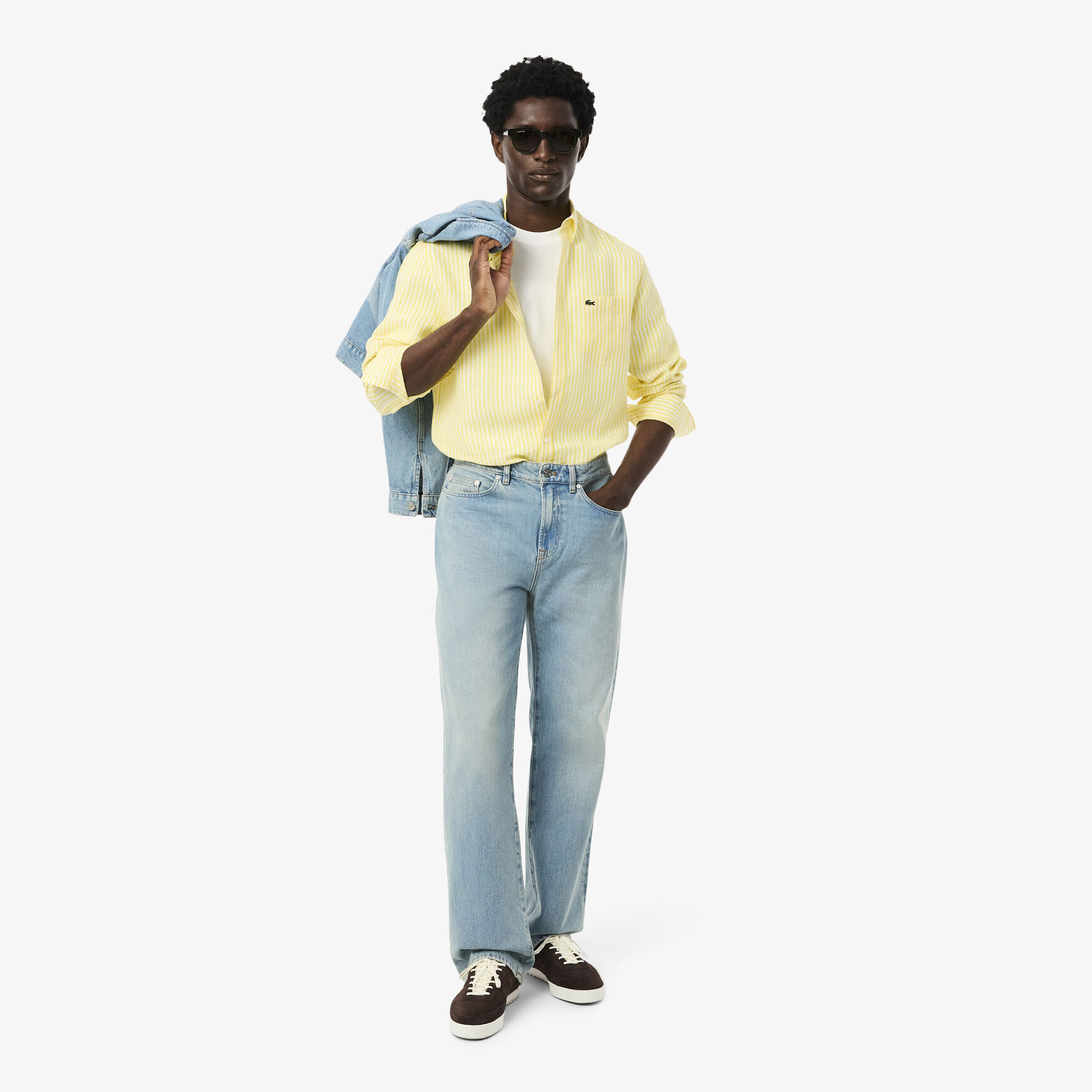 قميص كتان مخطط بقصّة عادية