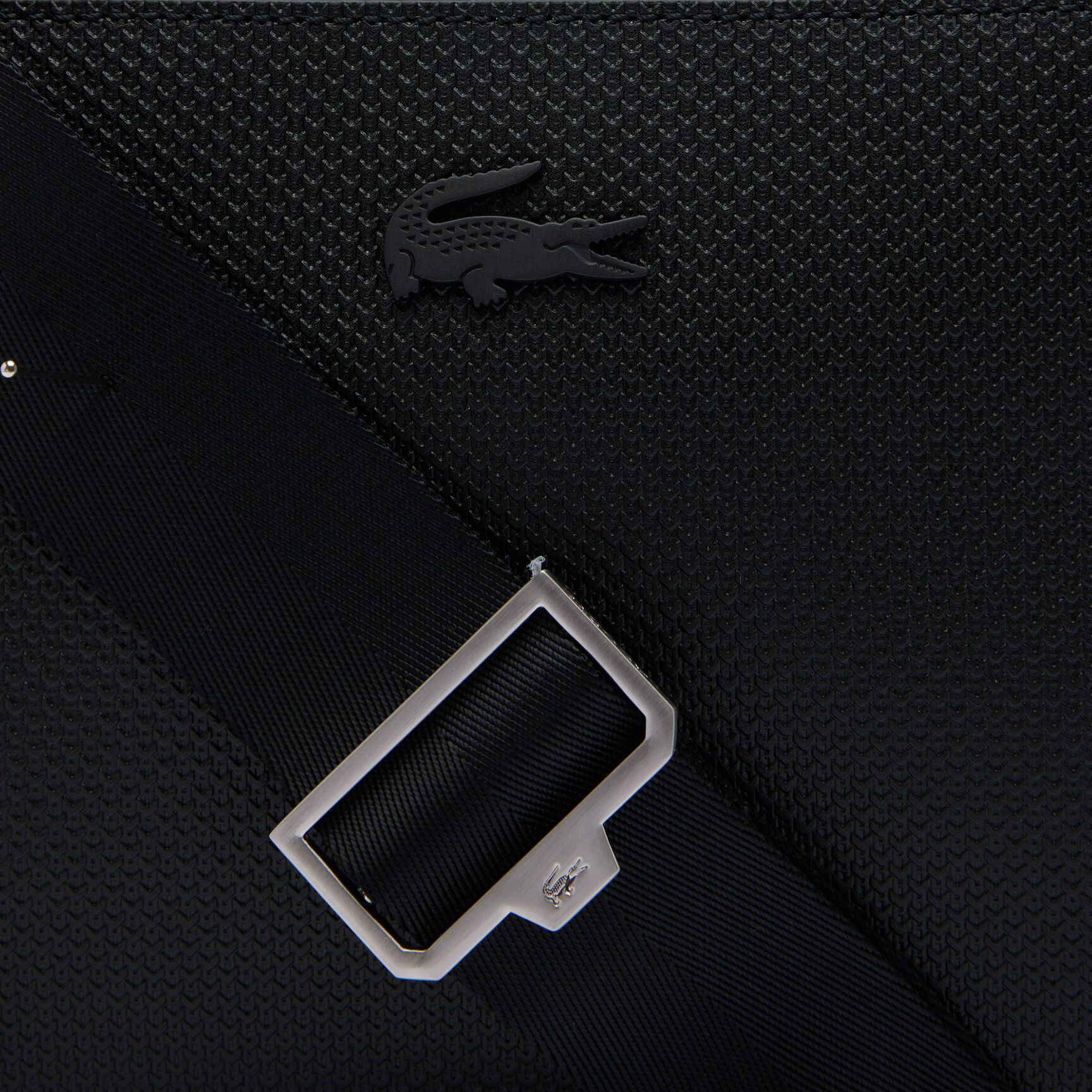 حقيبة كتف صغيرة من جلد شانتاكو