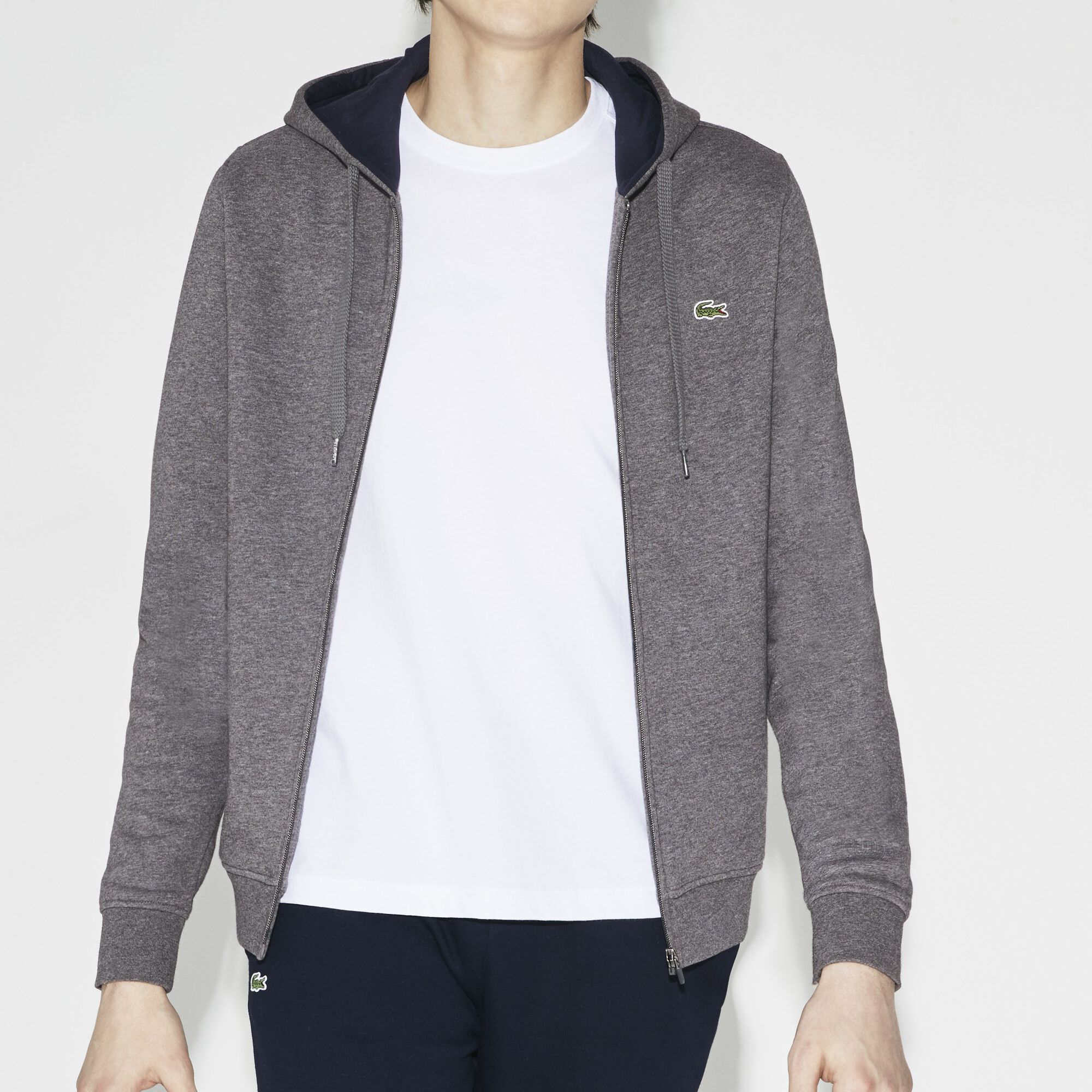 قميص ثقيل من الصوف مزود بغطاء للرأس بسحاب للرجال لرياضة التنس من مجموعة Lacoste SPORT قميص ثقيل من الصوف مزود بغطاء للرأس بسحاب للرجال لرياضة التنس من مجموعة Lacoste SPORT