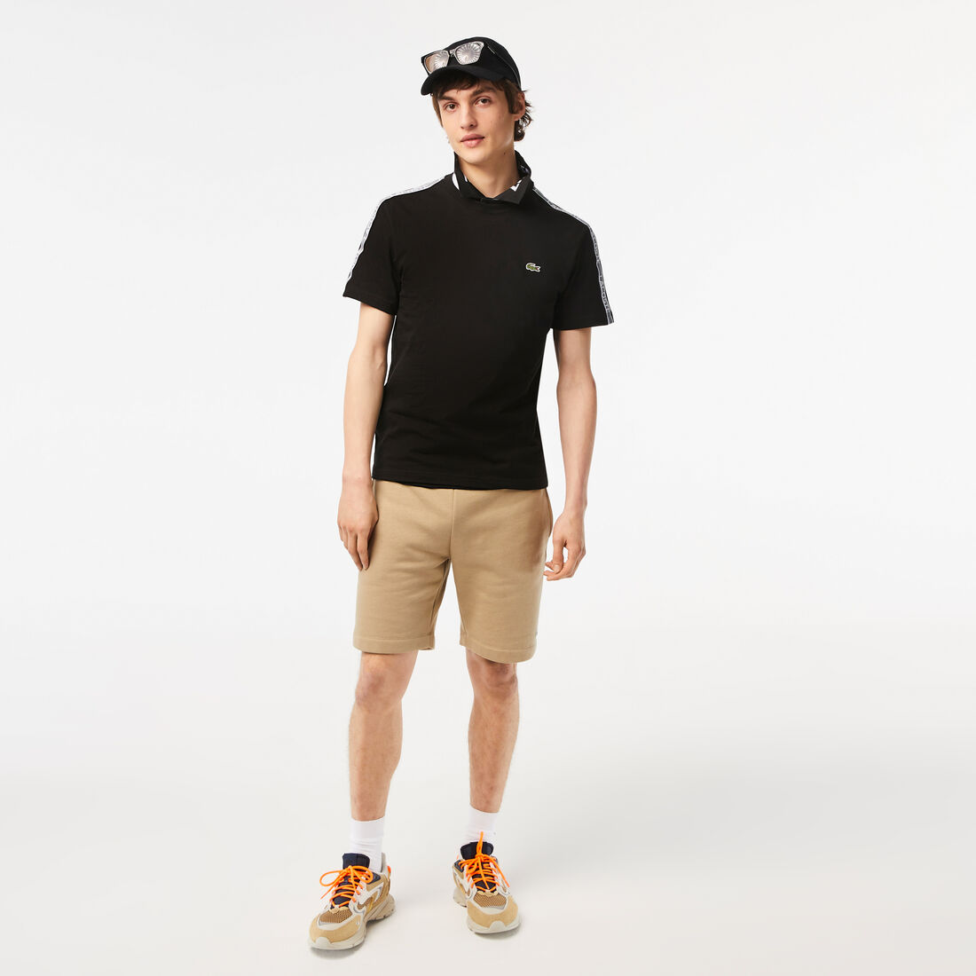 تيشيرت لاكوست بقصة عادية وشريط بشعار الماركة للرجال تيشيرت لاكوست بقصة عادية وشريط بشعار الماركة للرجال