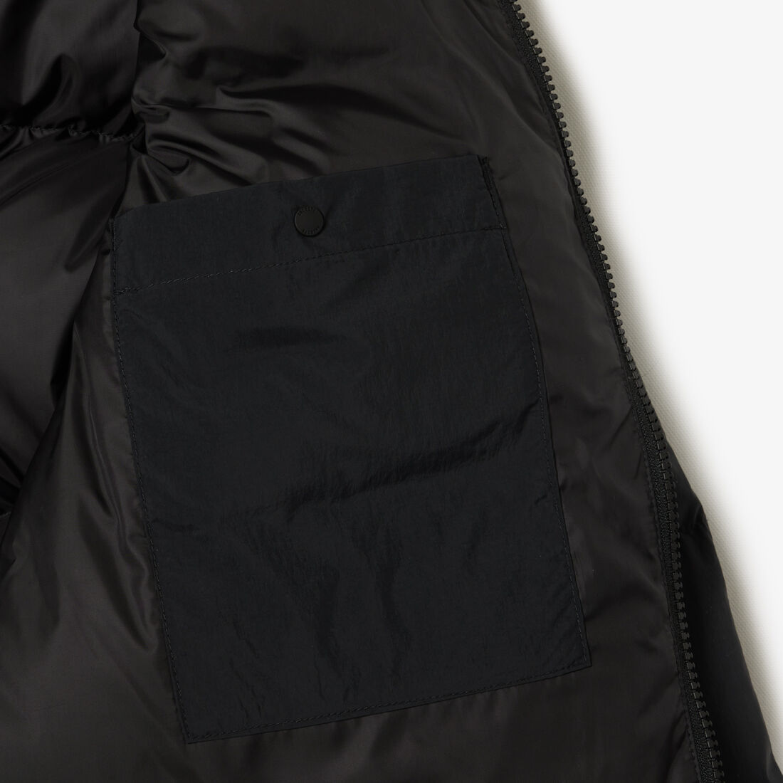 سترة مبطنة بغطاء للرأس بتصميم مريح سترة مبطنة بغطاء للرأس بتصميم مريح