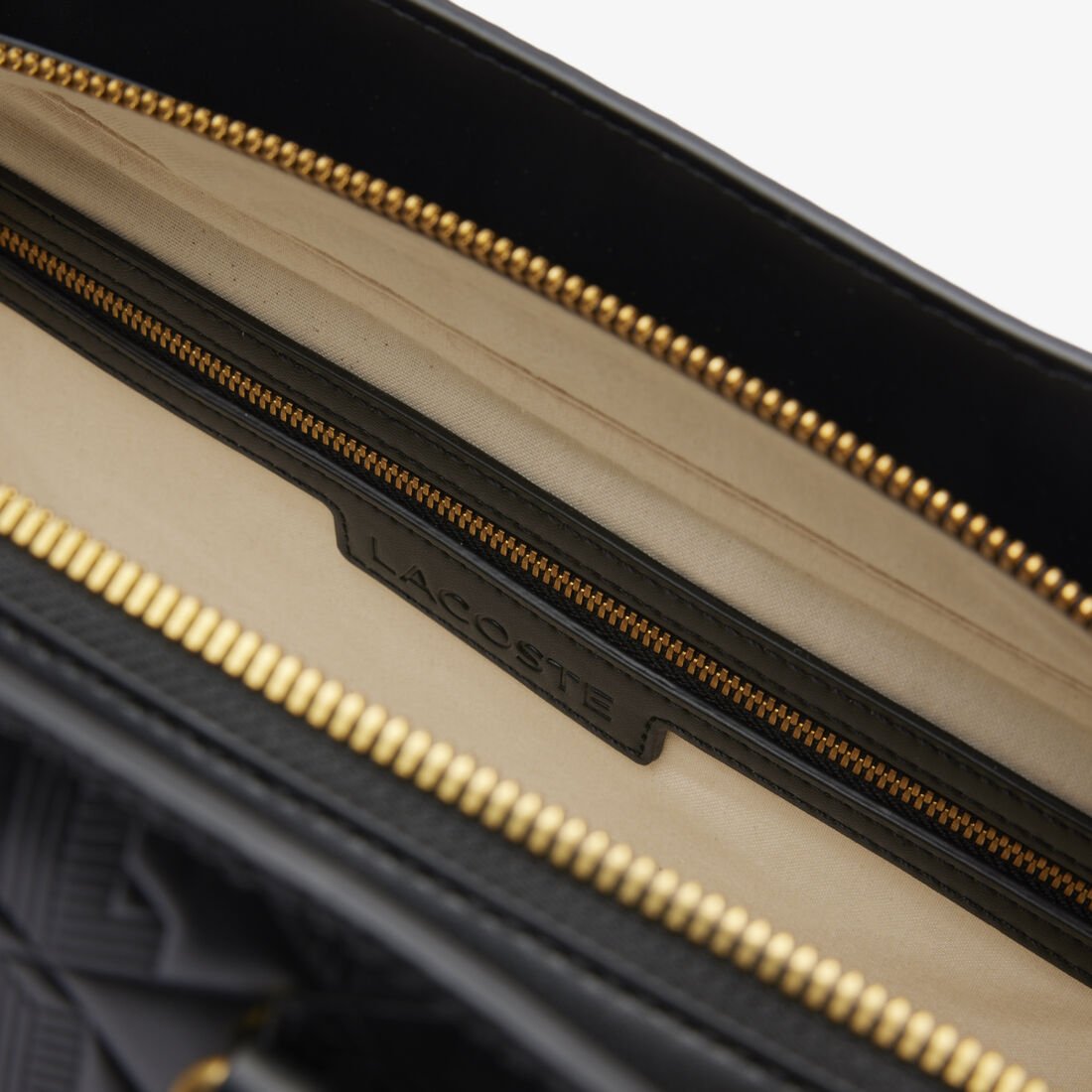 حقيبة ماهيكي مونوغرام كبيرة حقيبة ماهيكي مونوغرام كبيرة