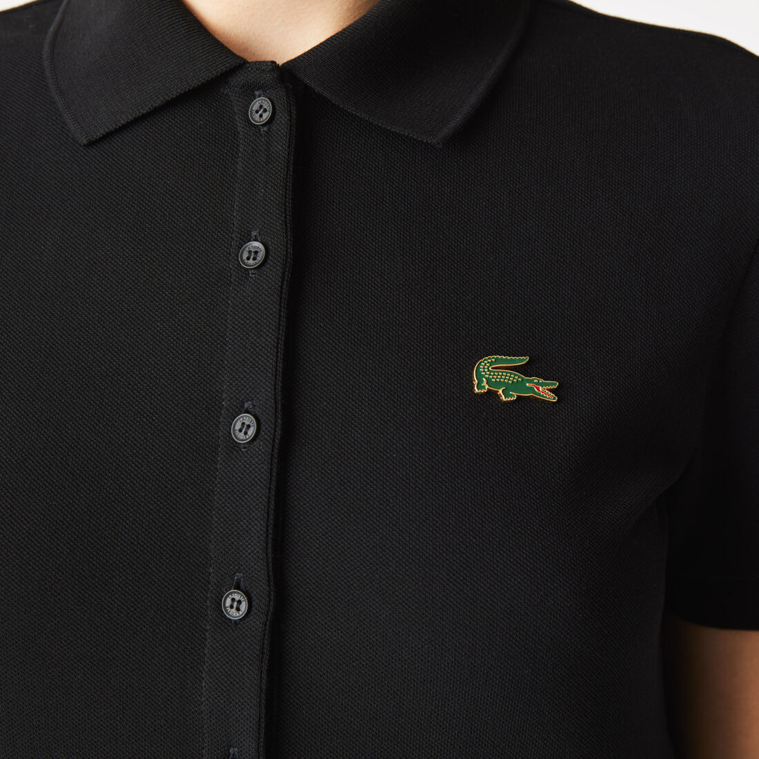 قميص بولو من بيكيه القطن المرن قصة ضيقة مجموعة Lacoste LIVE للنساء قميص بولو من بيكيه القطن المرن قصة ضيقة مجموعة Lacoste LIVE للنساء