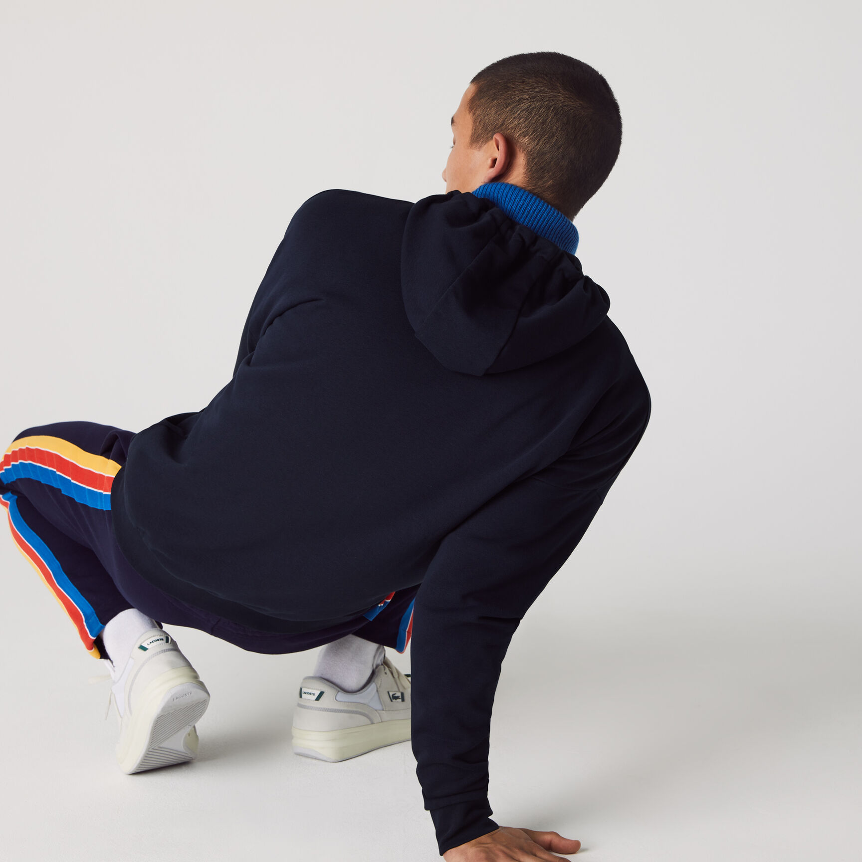 سويت شيرت صوف بسحاب مع غطاء رأس وكتل لونية من مجموعة Lacoste SPORT للرجال