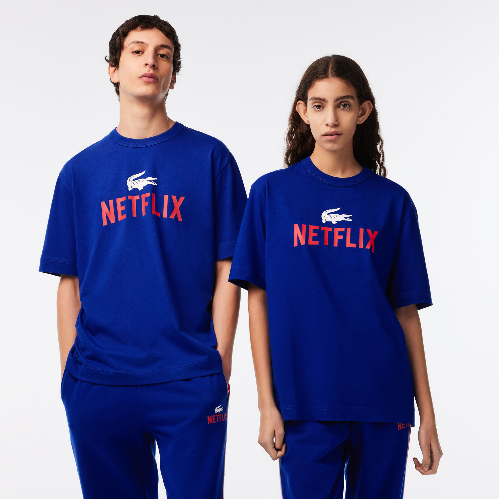تيشيرت قطن عضوي بقصة فضفاضة للجنسين مجموعة Lacoste x Netflix
