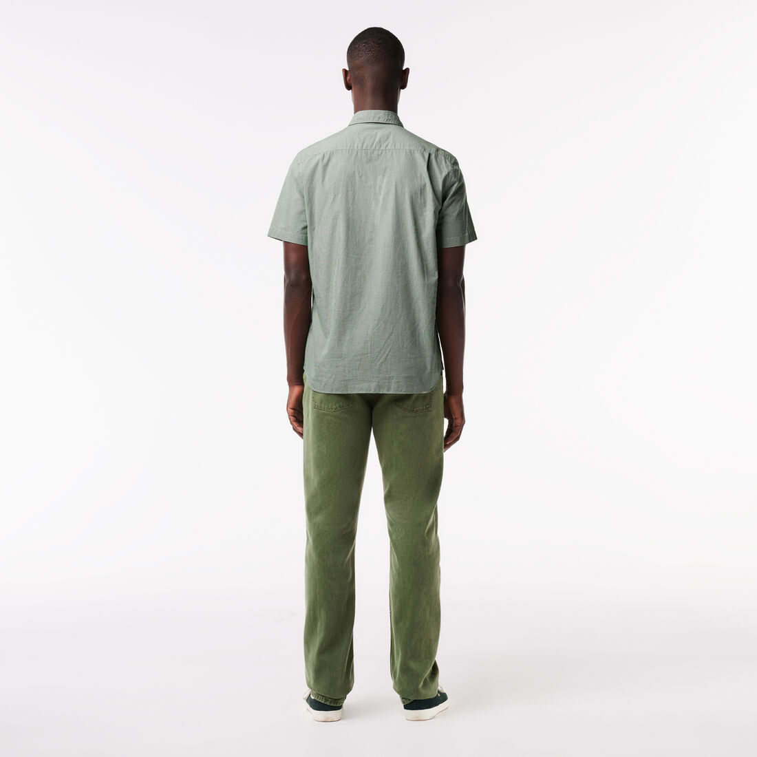 قميص قطن لون سادة بقصة عادية للرجال قميص قطن لون سادة بقصة عادية للرجال