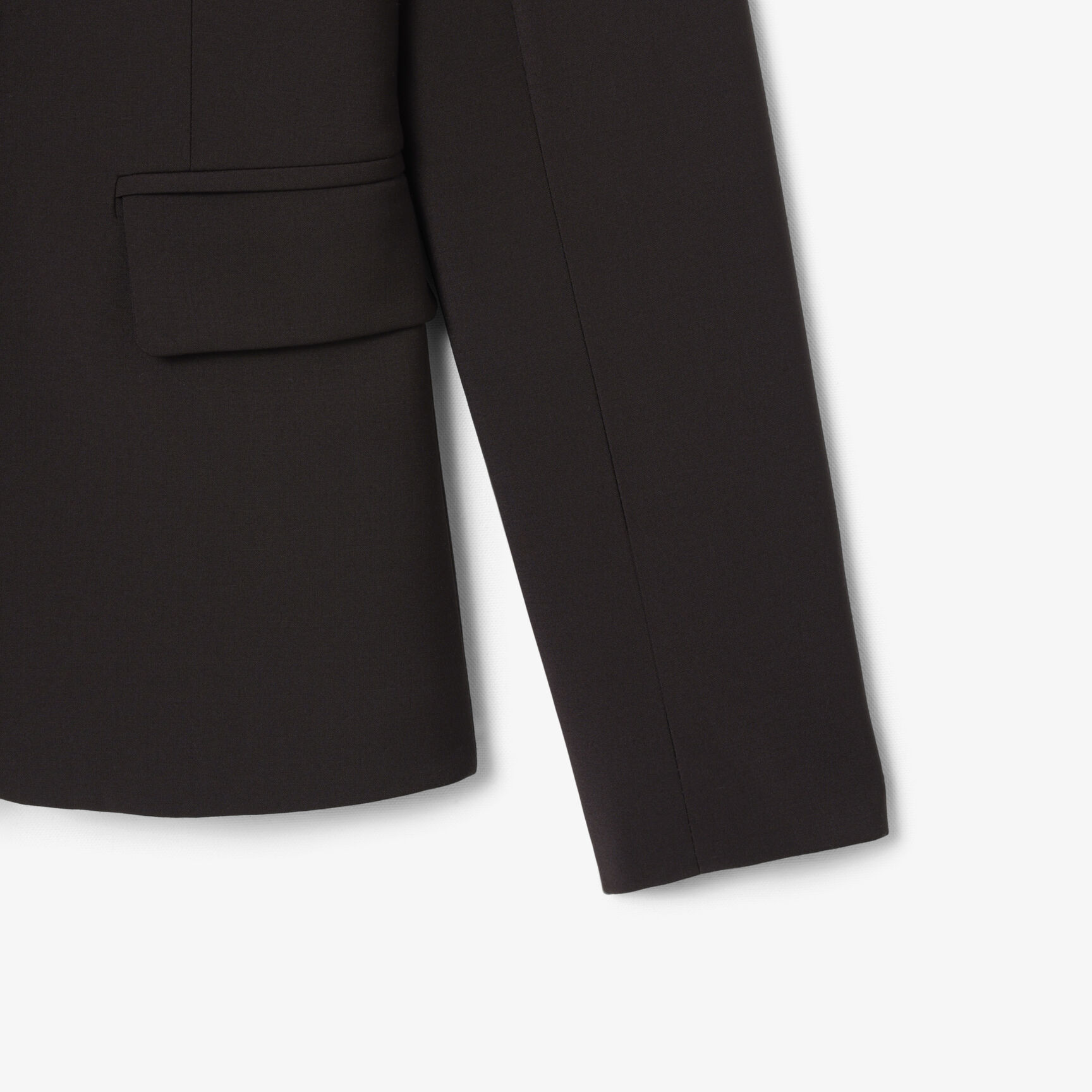 بليزر صوفي ضيق بشعار الماركة مطرز