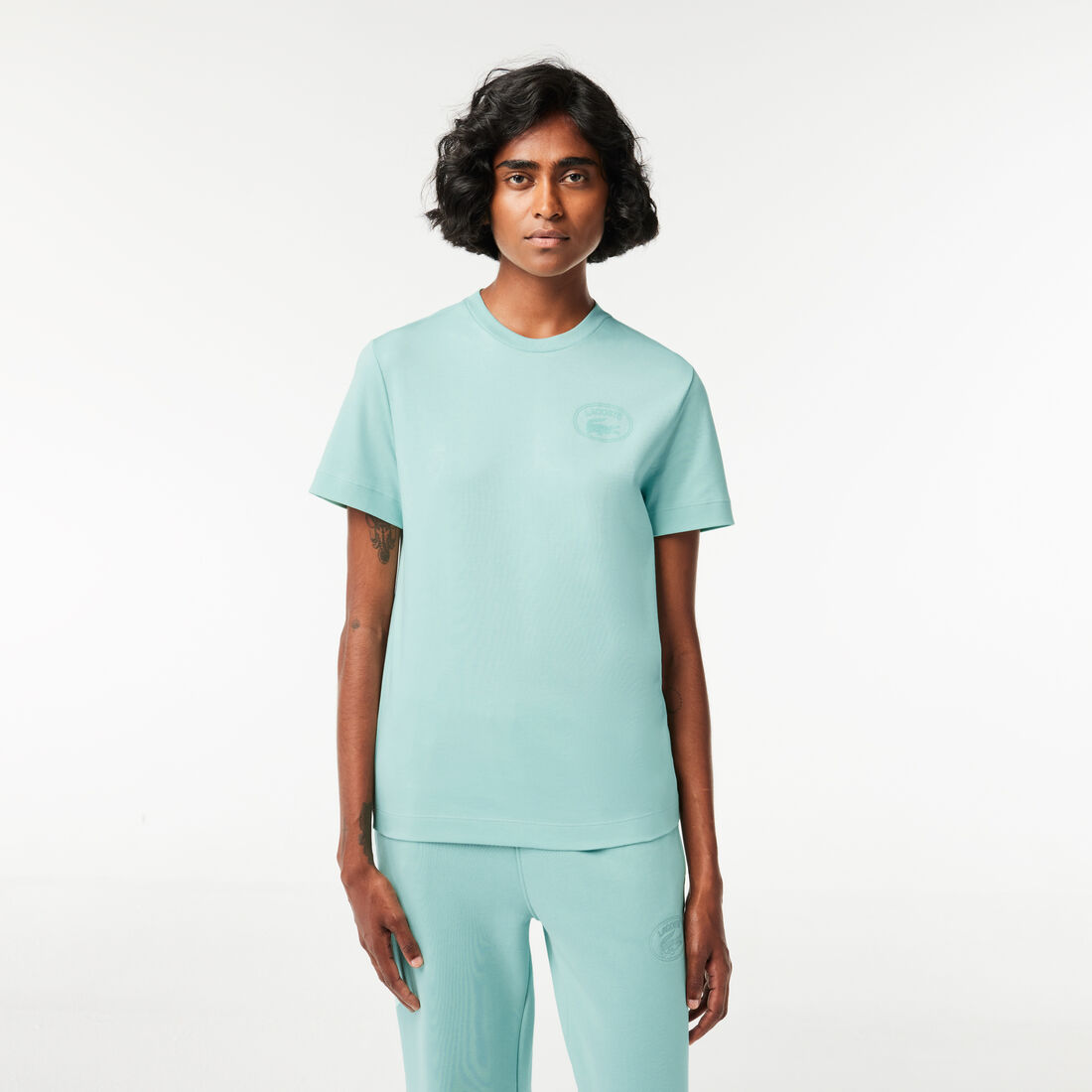 تي شيرت لاكوست جيرسيه قطن بطبعة شعار واسم الماركة