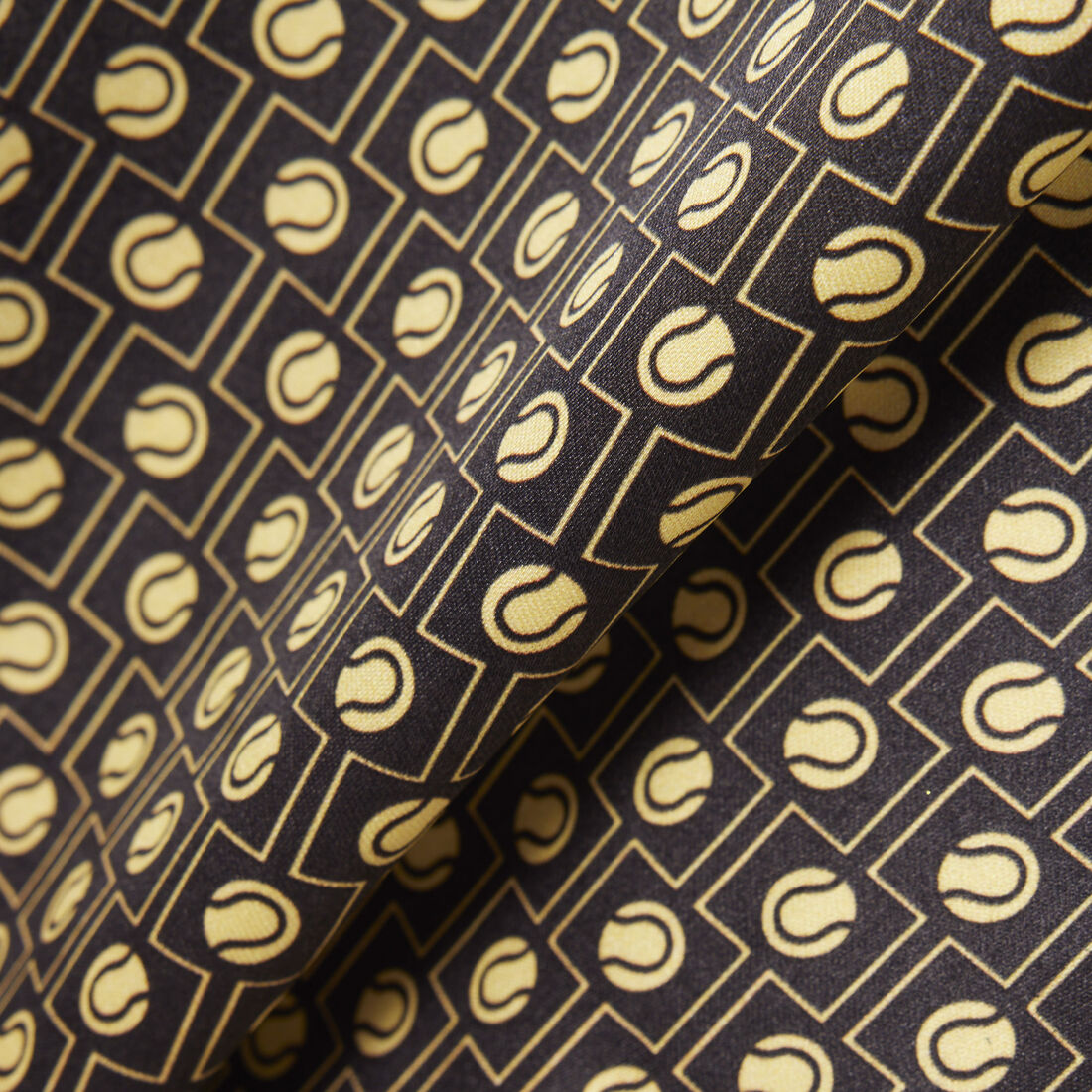 تنورة ميدي مطبوعة بكسرات تنورة ميدي مطبوعة بكسرات