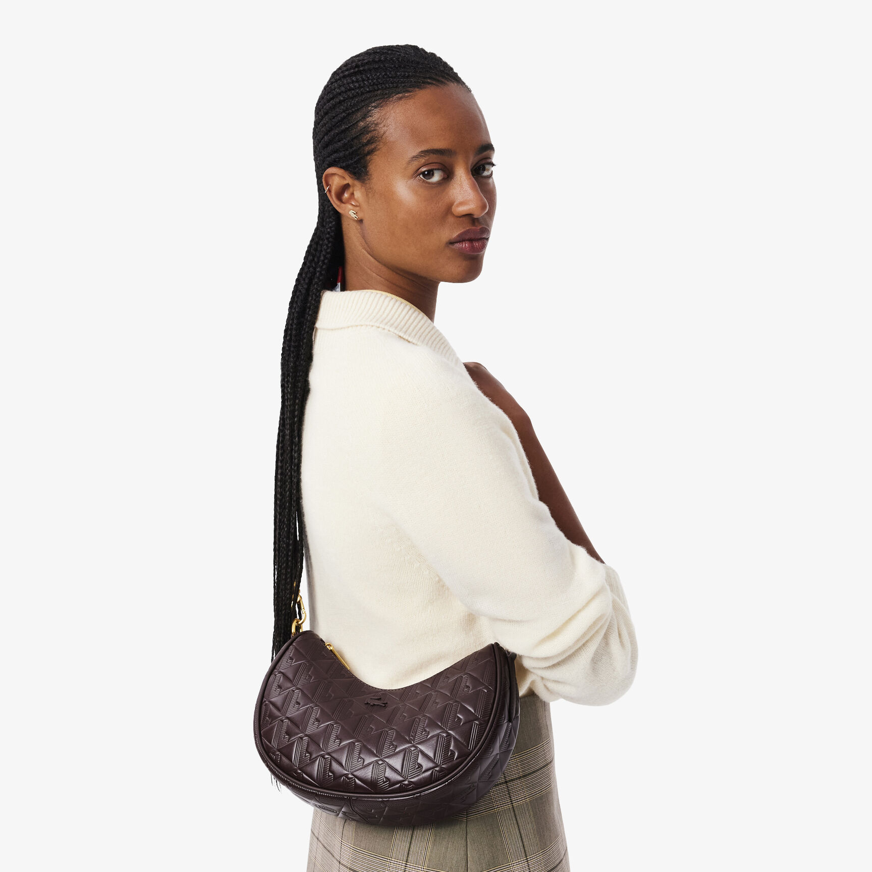 محفظة ماهيكي الجلدية المنقوشة على شكل نصف قمر