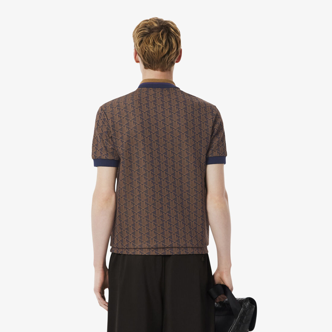 قميص بولو كلاسيكي بقصّة كلاسيكية من قماش الجاكار أحادي اللون قميص بولو كلاسيكي بقصّة كلاسيكية من قماش الجاكار أحادي اللون