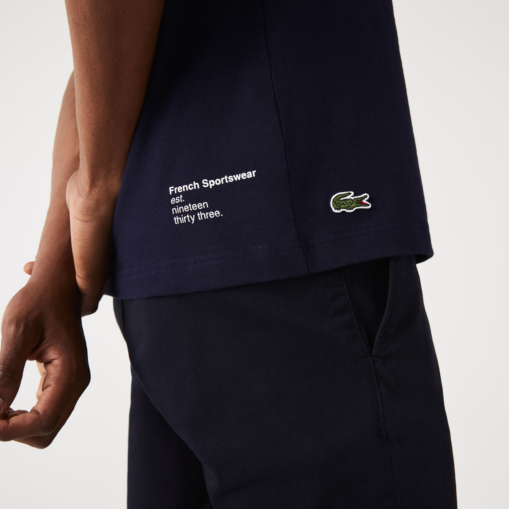 تيشيرت لاكوست قطن جيرسيه بقصة عادية للرجال تيشيرت لاكوست قطن جيرسيه بقصة عادية للرجال