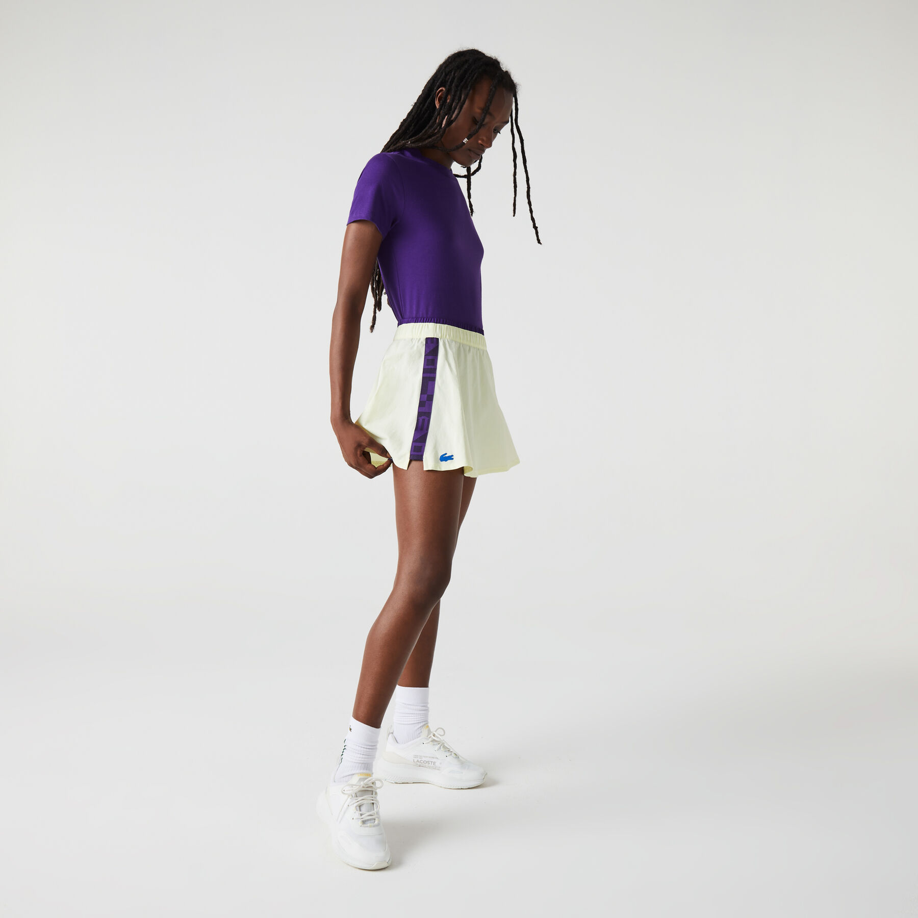 تنورة تنس قصيرة مع شورت تحتي للنساء من مجموعة Lacoste SPORT لاكوست تنورة تنس قصيرة مع شورت تحتي للنساء من مجموعة lacoste sport