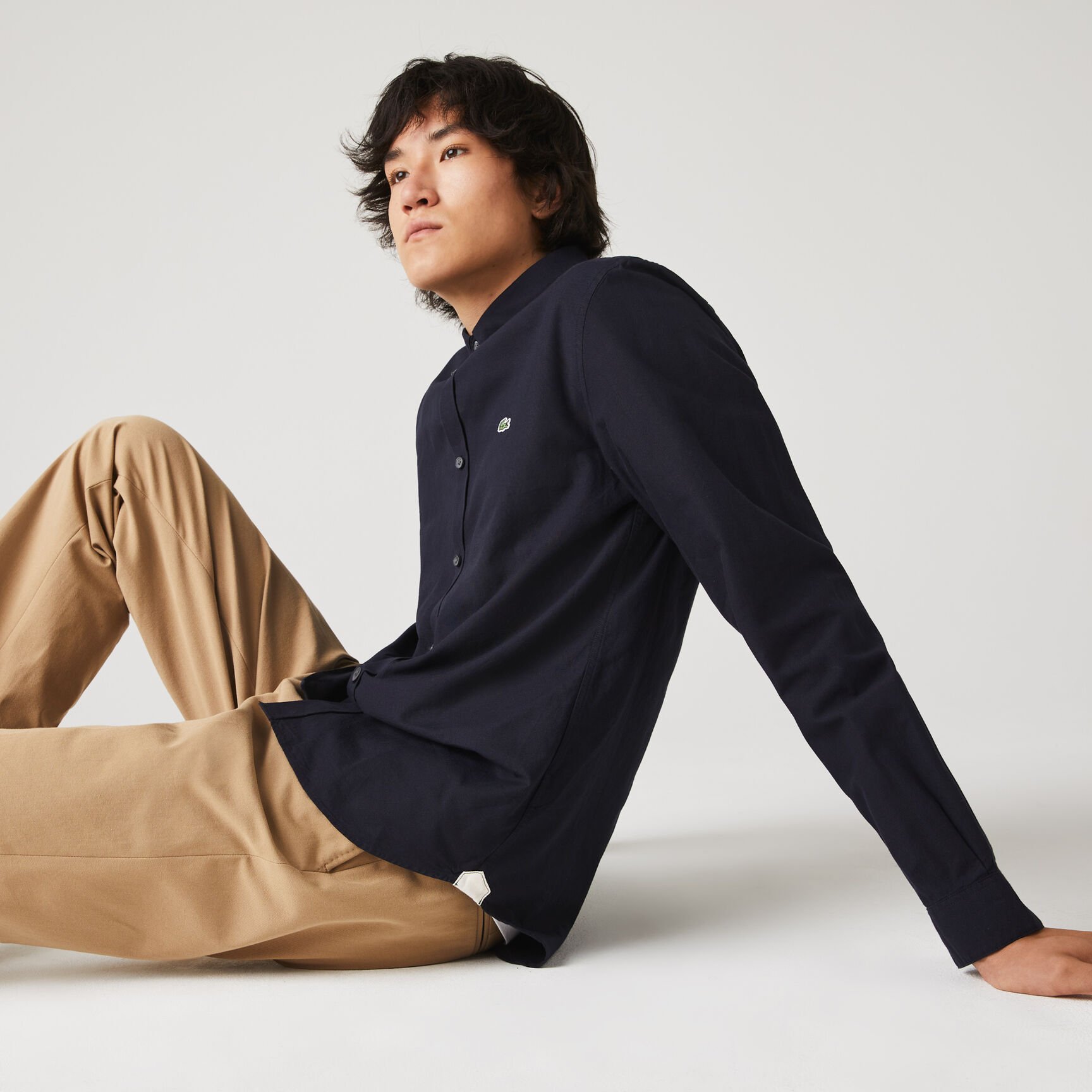 قميص من قطن أكسفورد المرن بقصة ضيقة للرجال قميص من قطن أكسفورد المرن بقصة ضيقة للرجال