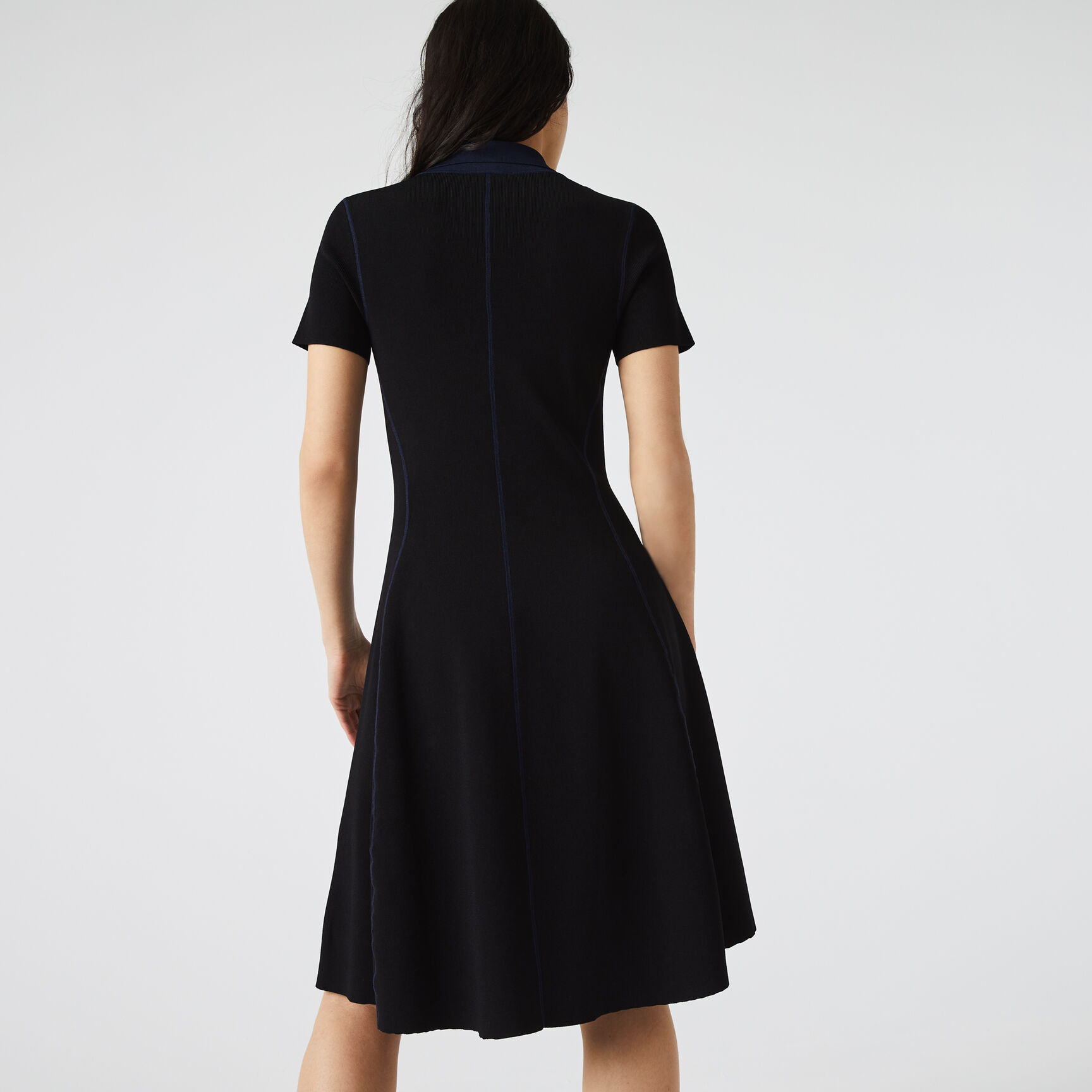 فستان بولو سكيتر نسيج بارز للنساء فستان بولو سكيتر نسيج بارز للنساء