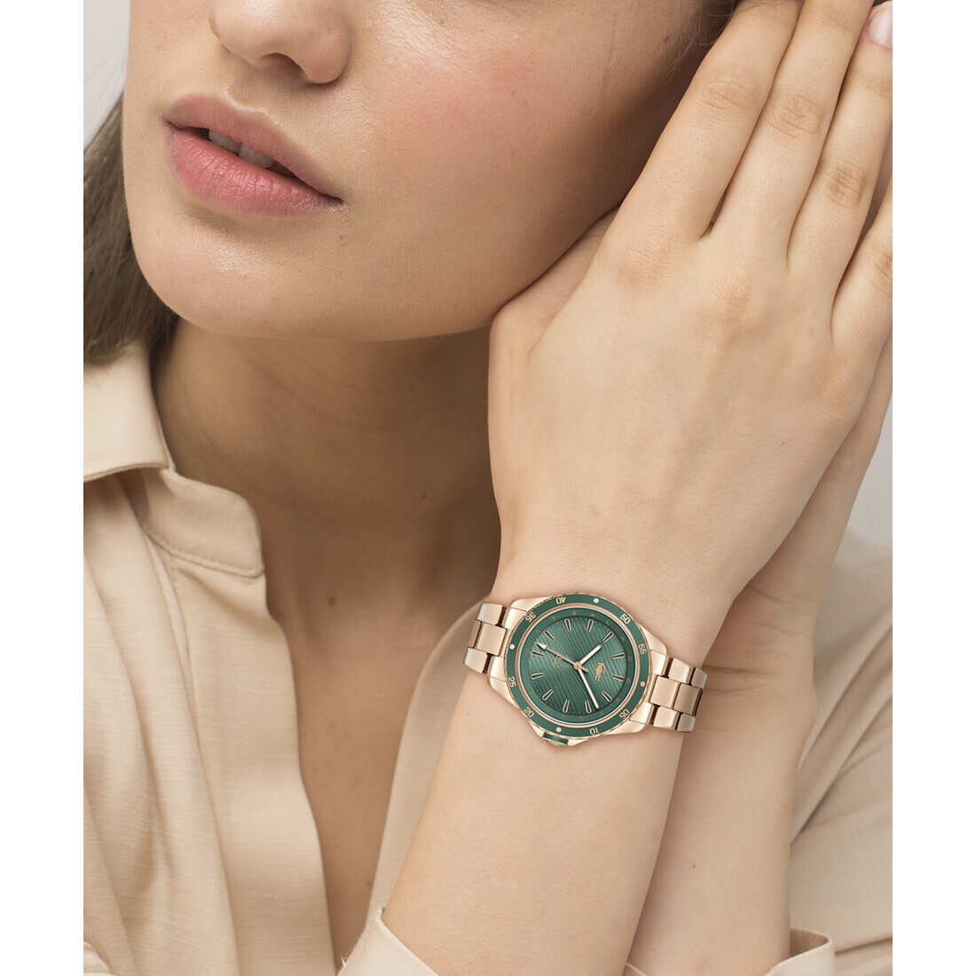 ساعة معدنية نسائية ساعة معدنية نسائية