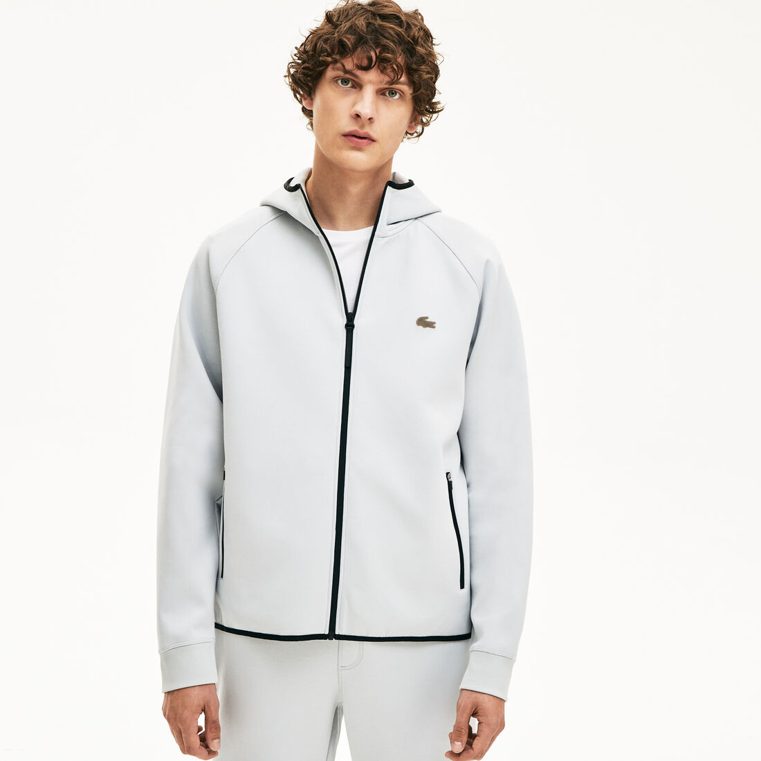 قميص ثقيل مزود بغطاء للرأس من مجموعة Lacoste Motion للرجال قميص ثقيل مزود بغطاء للرأس من مجموعة Lacoste Motion للرجال